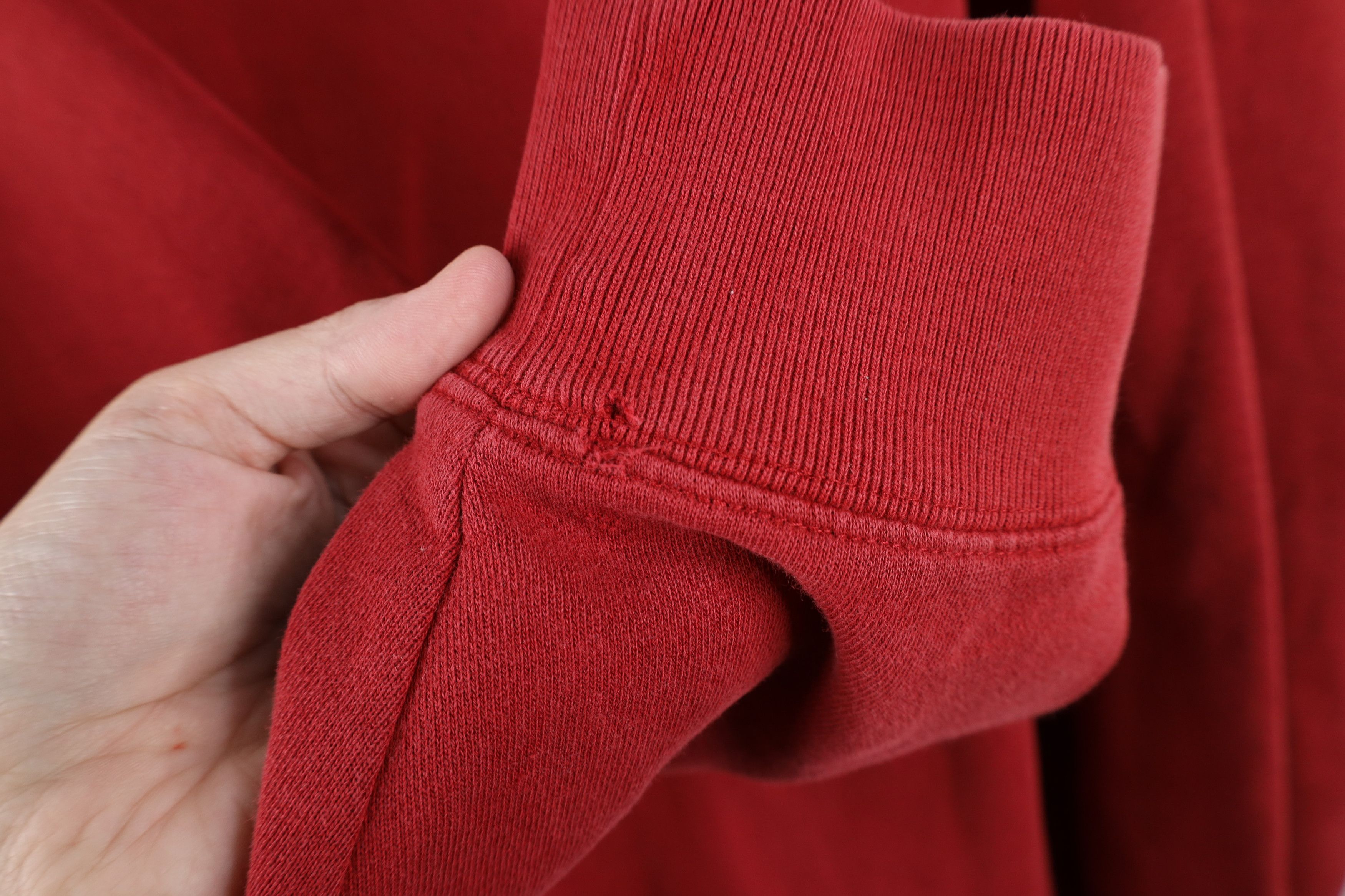 Tommy Hilfiger Vintage 90s Tommy Hilfiger Crest Crewneck Sweatshirt Red Size US L / EU 52-54 / 3 - 8 Thumbnail