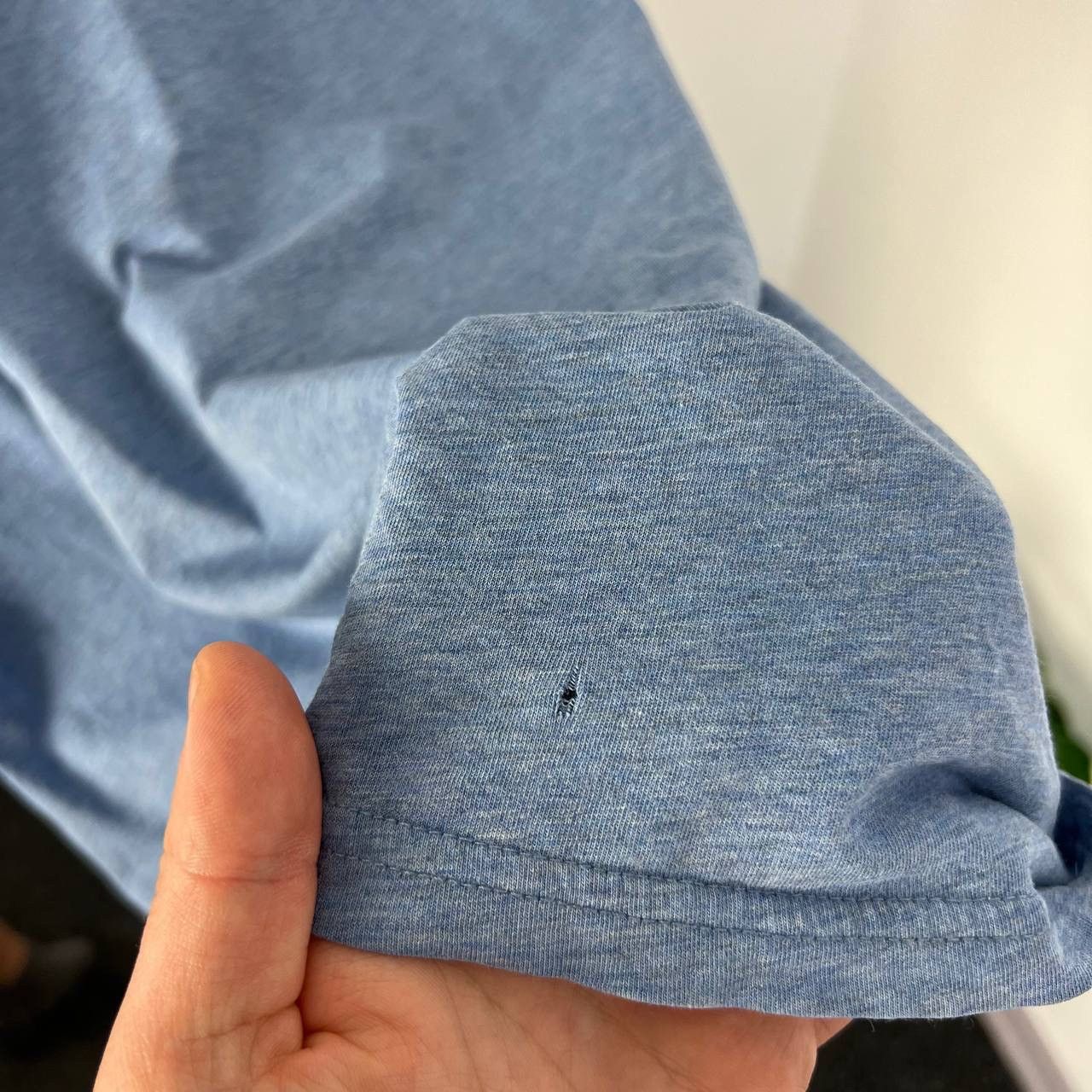 Fred Perry Vintage Fred Perry Mini Logo Distressed T-Shirt Size US M / EU 48-50 / 2 - 7 Thumbnail