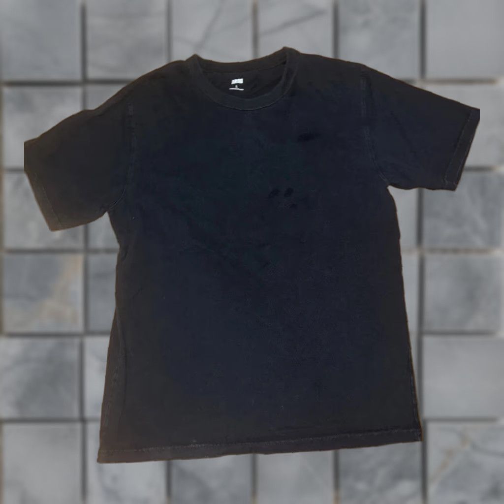 Uniqlo Uniqlo T-Shirt Black L Men 21x28 Shirt Regular Adult Mens Size US L / EU 52-54 / 3 - 1 Thumbnail