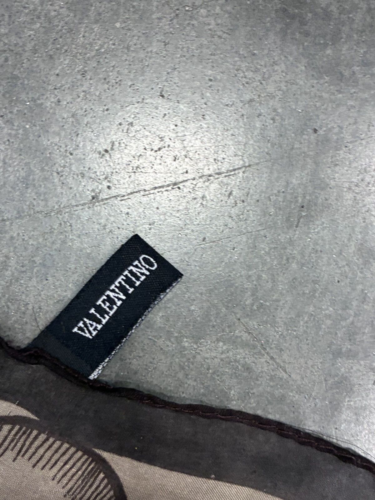 Valentino Valentino 100% silk scarf Size ONE SIZE - 3 Thumbnail