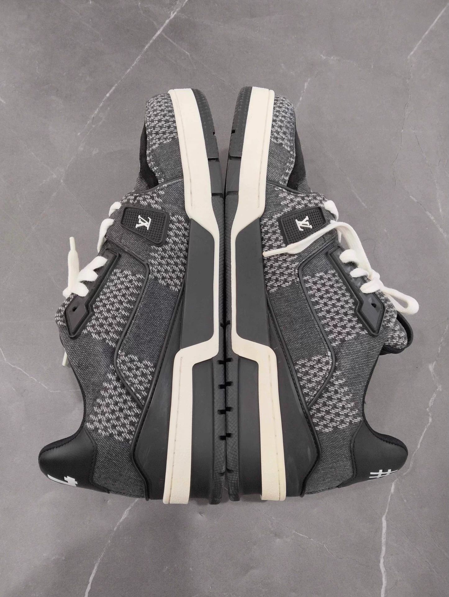 Louis Vuitton LV Trainer EUR 42 Size US 9 / EU 42 - 2 Thumbnail