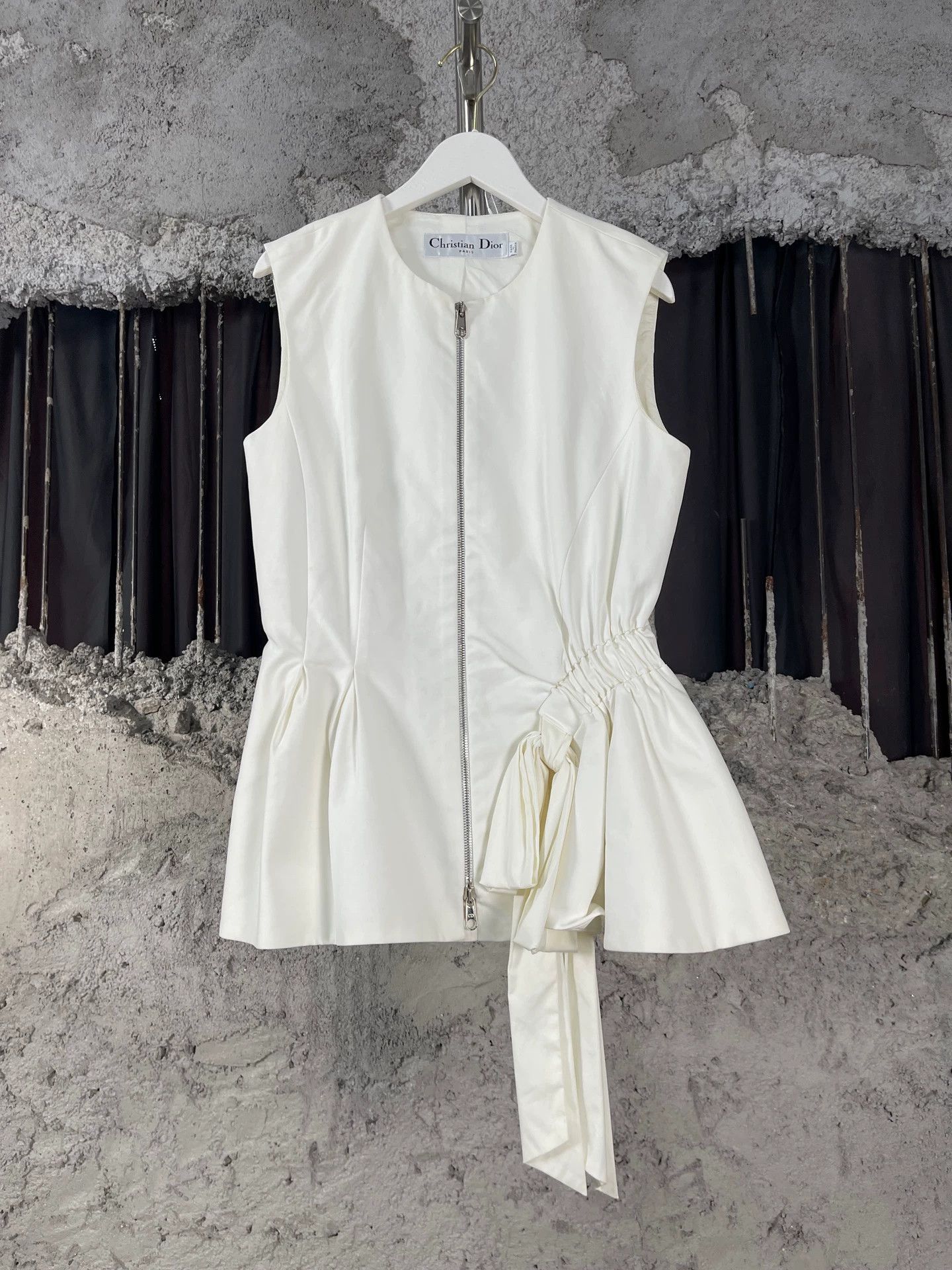 Dior Dior Sleeveless Bow Detail Jacket 38 New Size S / US 4 / IT 40 - 1 Thumbnail