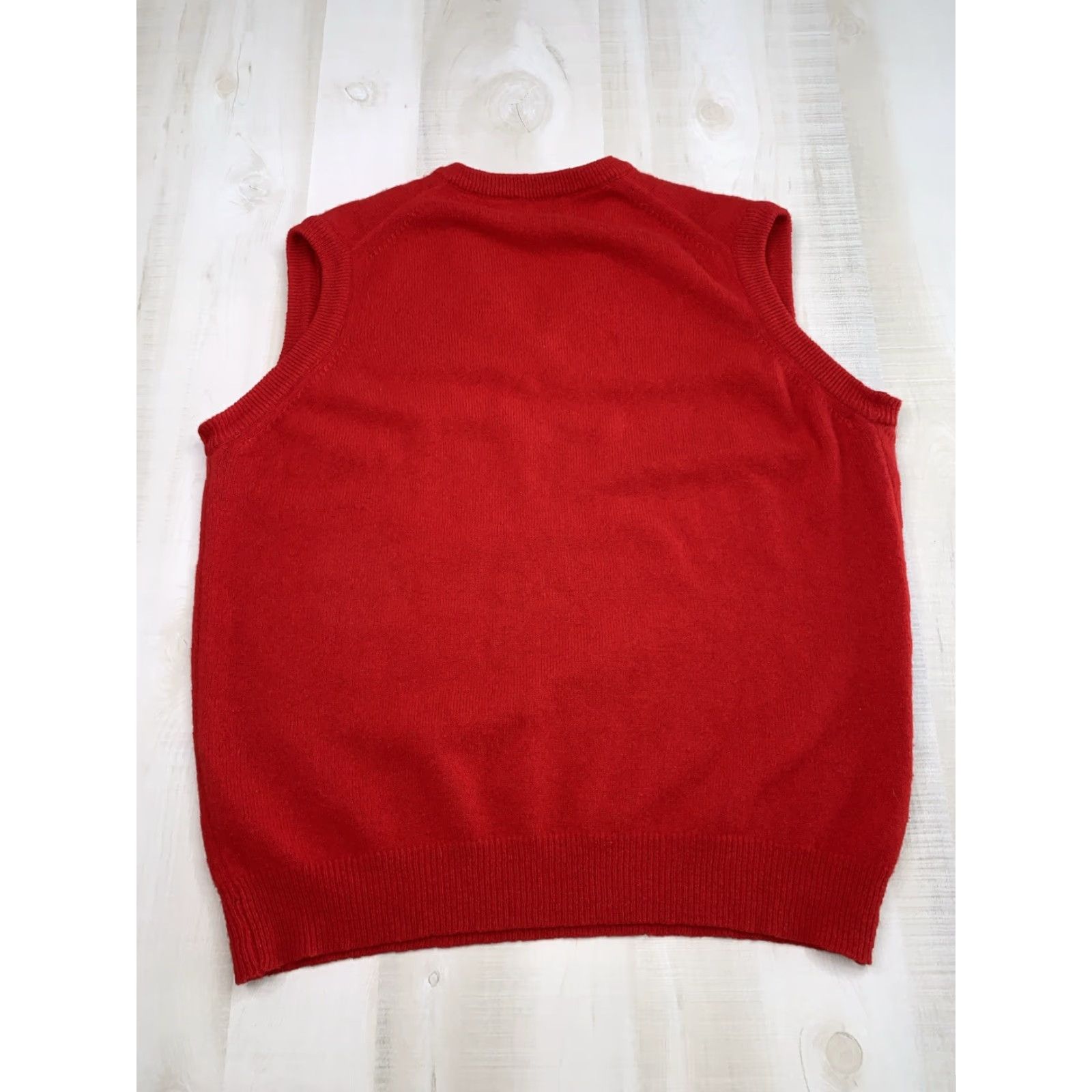 Vintage VINTAGE Lord Jeff Vest Shirt 100% Virgin Australian Lambswool Red Large USA Mens 70s 80s KnIT Sleeveless V-Neck Solid Size US L / EU 52-54 / 3 - 4 Thumbnail
