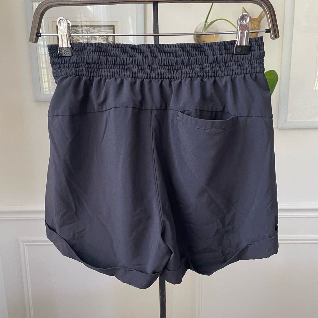 Lululemon Lululemon Spring Break Away Short 4-way Stretch 3" Inseam Bl Size 27" / US 4 / IT 40 - 2 Thumbnail