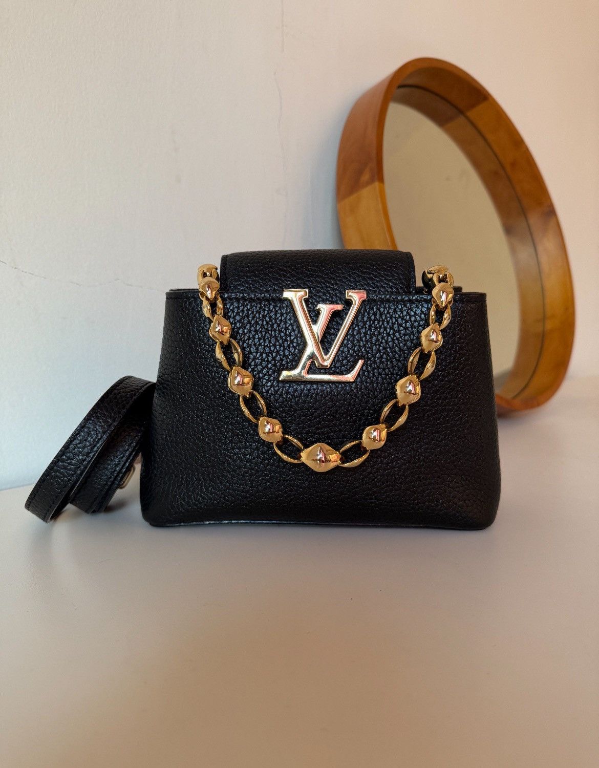 Louis Vuitton Louis Vuitton Capucines Mini Handbag Size ONE SIZE - 2 Thumbnail