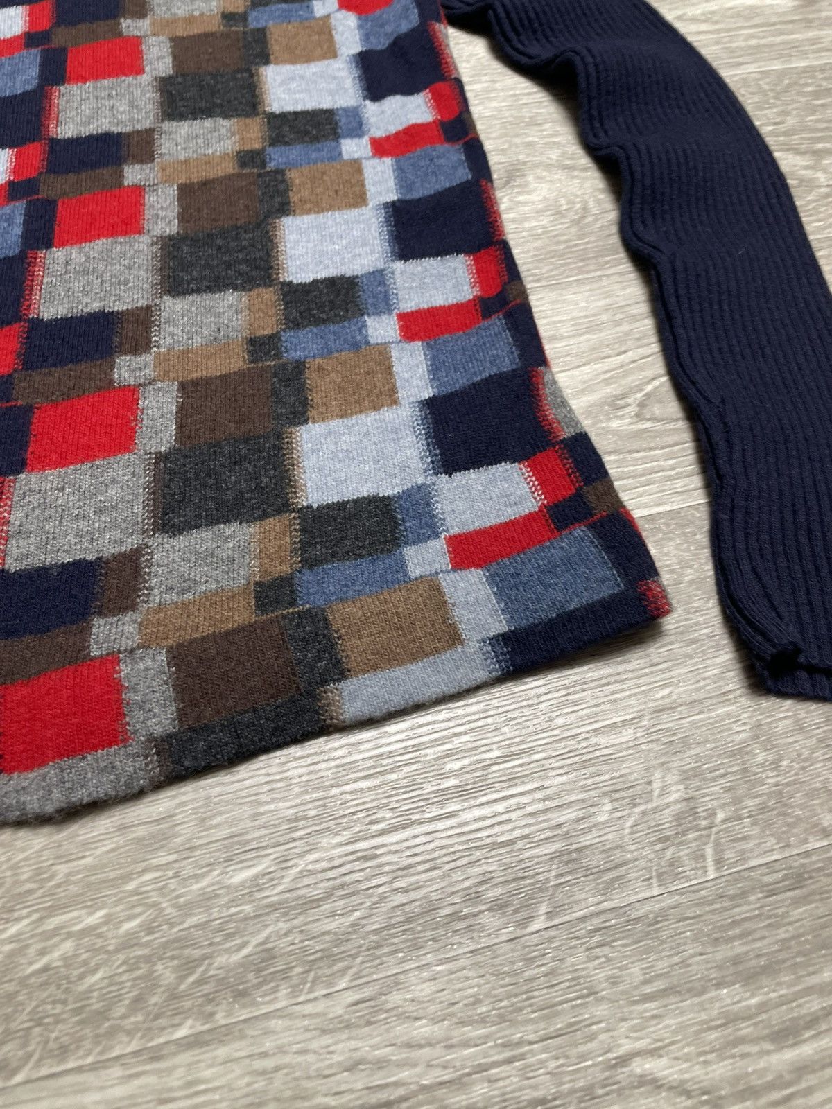 Dolce & Gabbana Dolce Gabbana Multicolored Checkered Pattern V-Neck Sweater Size L / US 10 / IT 46 - 7 Thumbnail