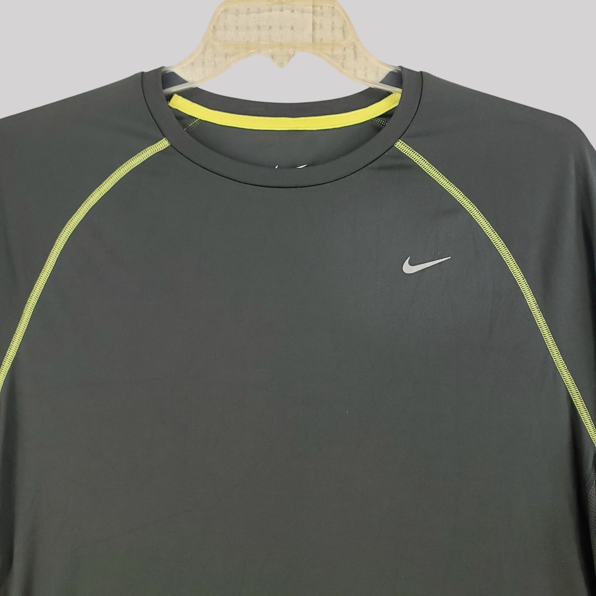 Nike Nike DriFit Long Sleeve Shirt Black Athletic Stretch Mens XL Size US XL / EU 56 / 4 - 4 Thumbnail