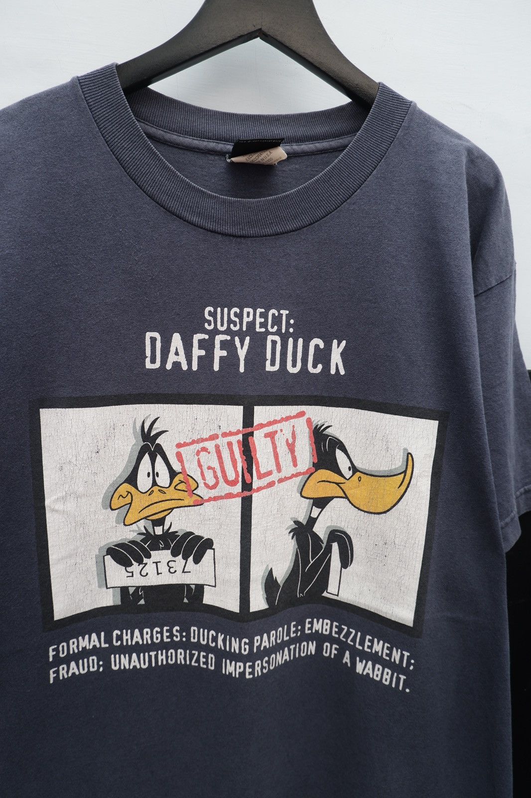 Vintage Vintage Warner Bros Daffy Duck cr 1997 tshirt Size US L / EU 52-54 / 3 - 8 Thumbnail