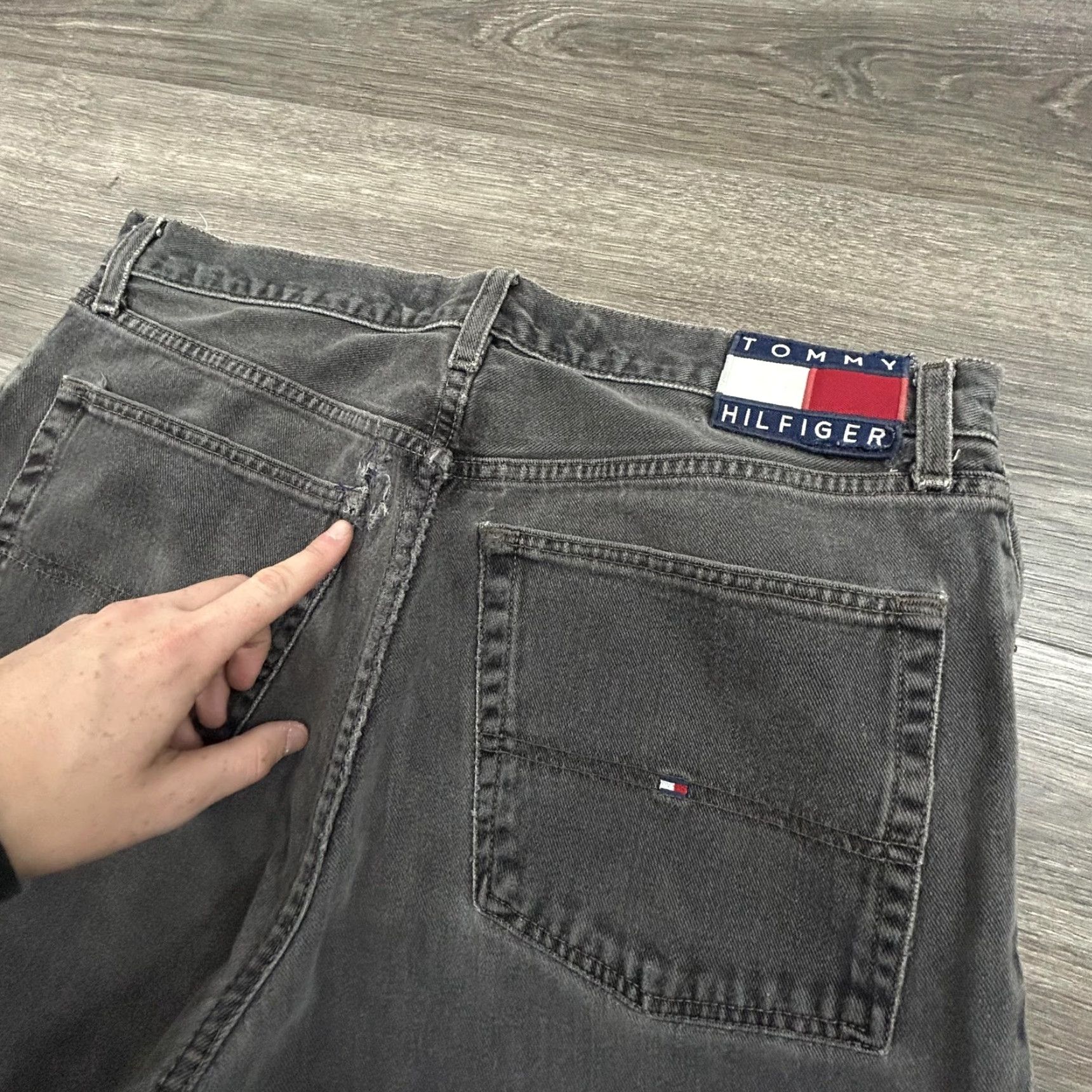 Tommy Hilfiger VINTAGE Tommy Hilfiger Jeans 36x29 Denim Gray Straight Leg Men 90s Y2K Distressed Cotton Charcoal Wash 5-Pocket Regular Zip Fly Mens Size US 36 / EU 52 - 5 Thumbnail