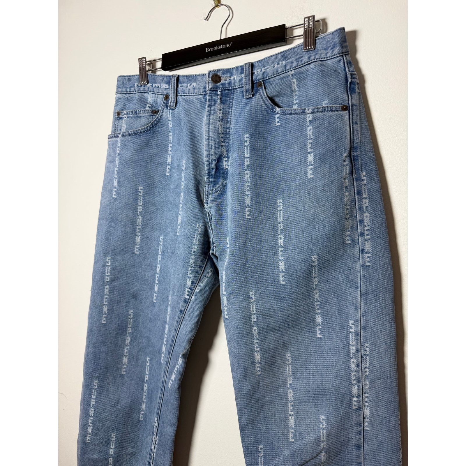 Supreme Supreme Logo Stripe Jacquard Regular Jean Blue Size US 32 / EU 48 - 2 Thumbnail