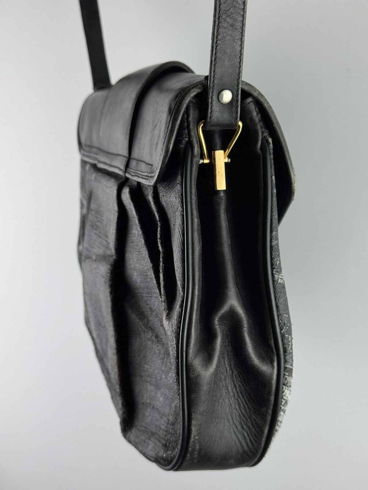 Gucci Vintage Gucci Shoulder / Crossbody Bag Black 111-02-704 Size ONE SIZE - 6 Thumbnail