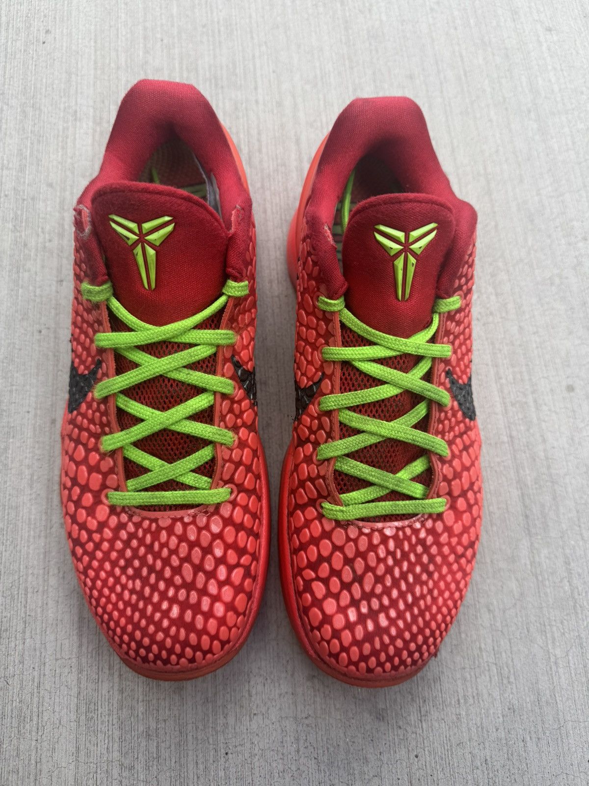 Nike NIKE KOBE 6 PROTRO REVERSE GRINCH SIZE 5.5 M / 7 WOMEN Size US 5.5 / EU 38 - 3 Thumbnail