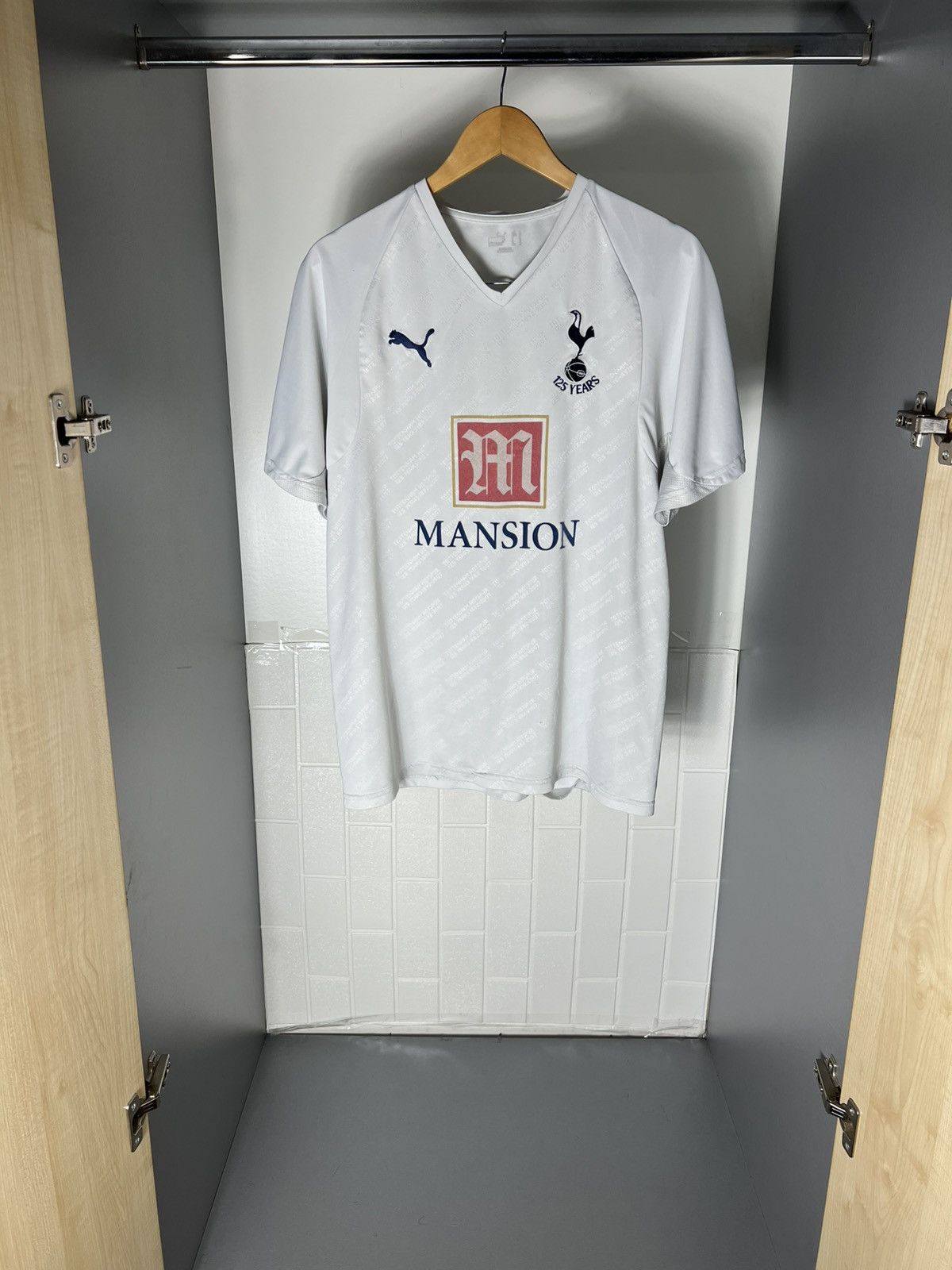 Puma VINTAGE PUMA FC TOTTENHAM HOTSPUR ENGLAND SOCCER JERSEY 90s Size US L / EU 52-54 / 3 - 6 Thumbnail