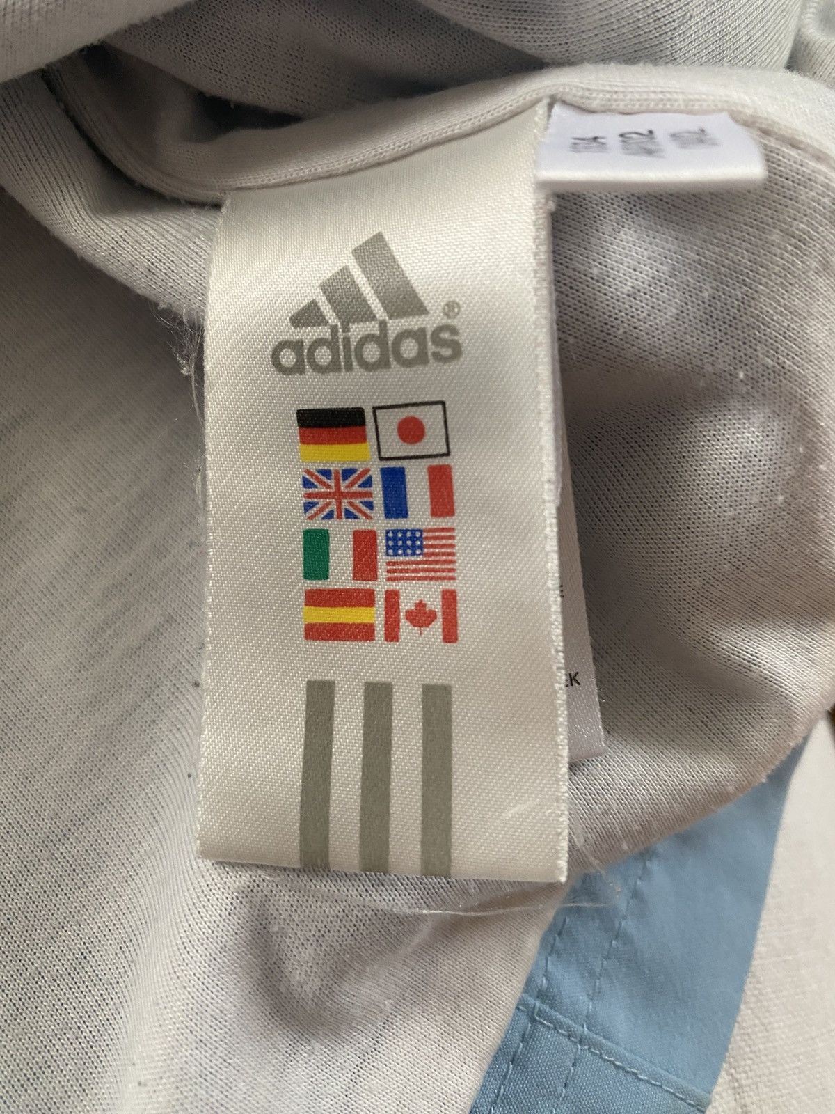 Vintage Adidas Vintage Size 44L - 8 Thumbnail