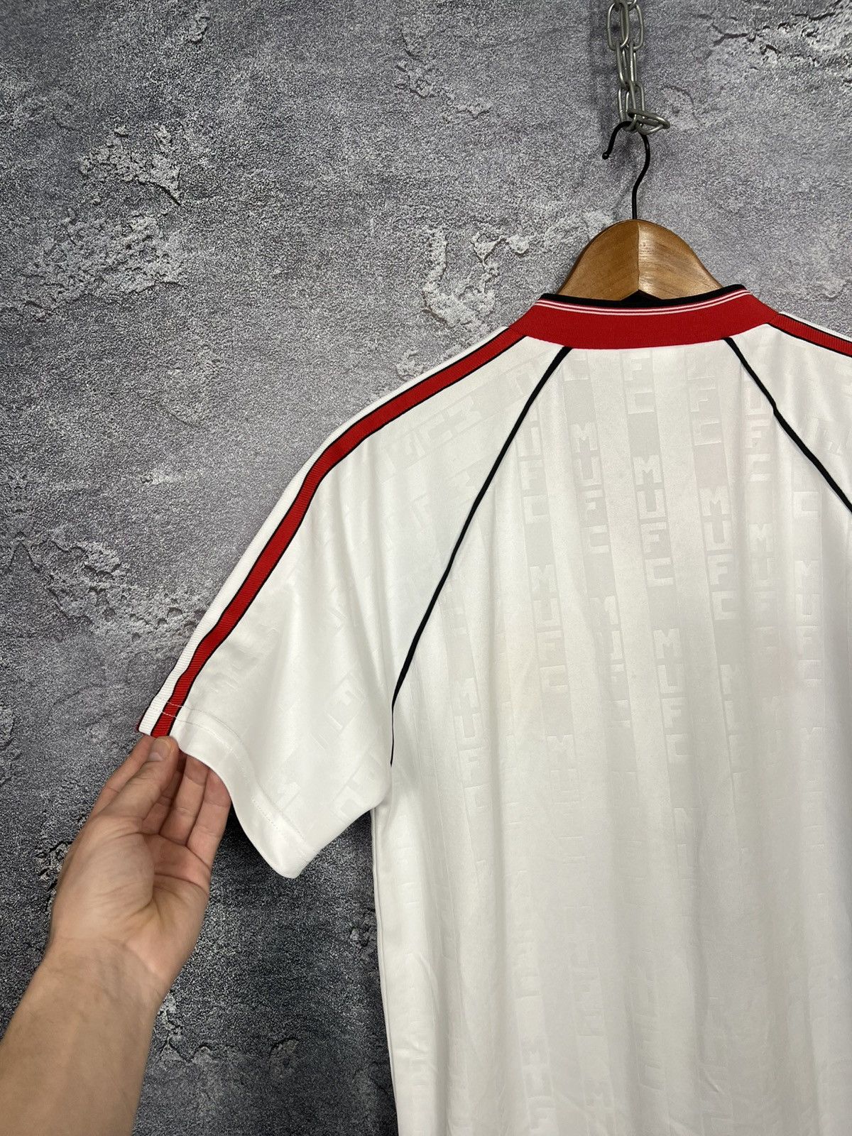 Vintage Vintage 1988-1989 Adidas Manchester United Jersey T-shirt Size US M / EU 48-50 / 2 - 9 Thumbnail