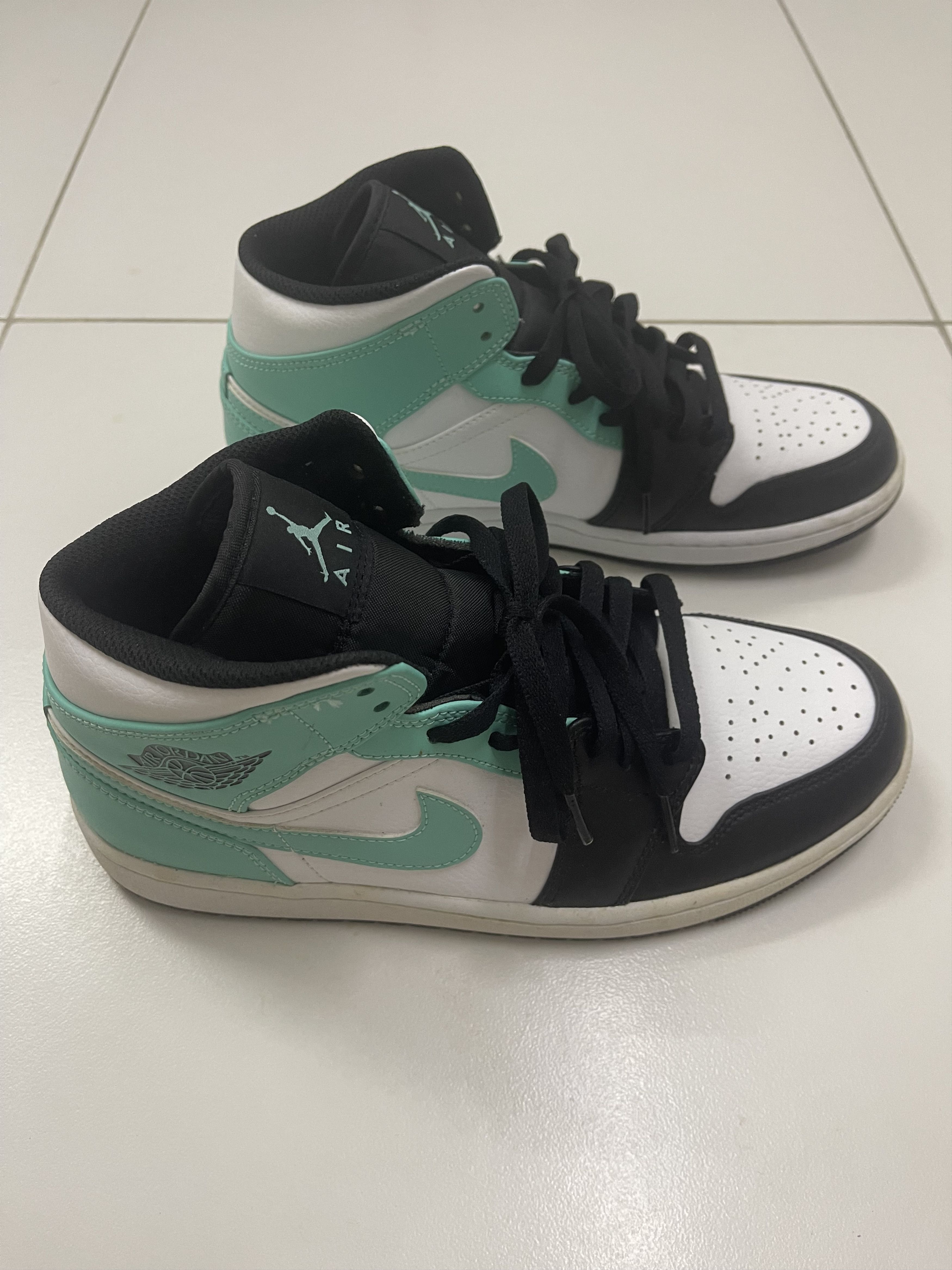 Jordan Brand Rare NIKE AIR JORDAN AJ1 Mid Tropical Twist White Black Size US 9 / EU 42 - 2 Thumbnail