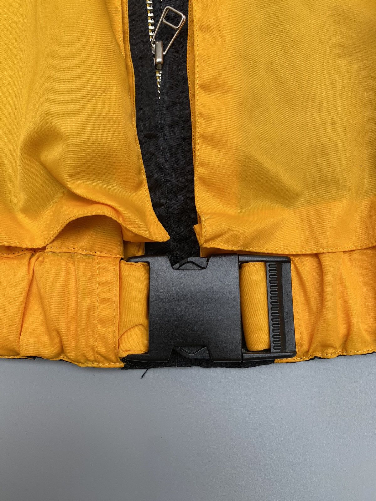 Issey Miyake Rare! 1980s - Issey Miyake- Survival Belted Vest Size US M / EU 48-50 / 2 - 6 Thumbnail