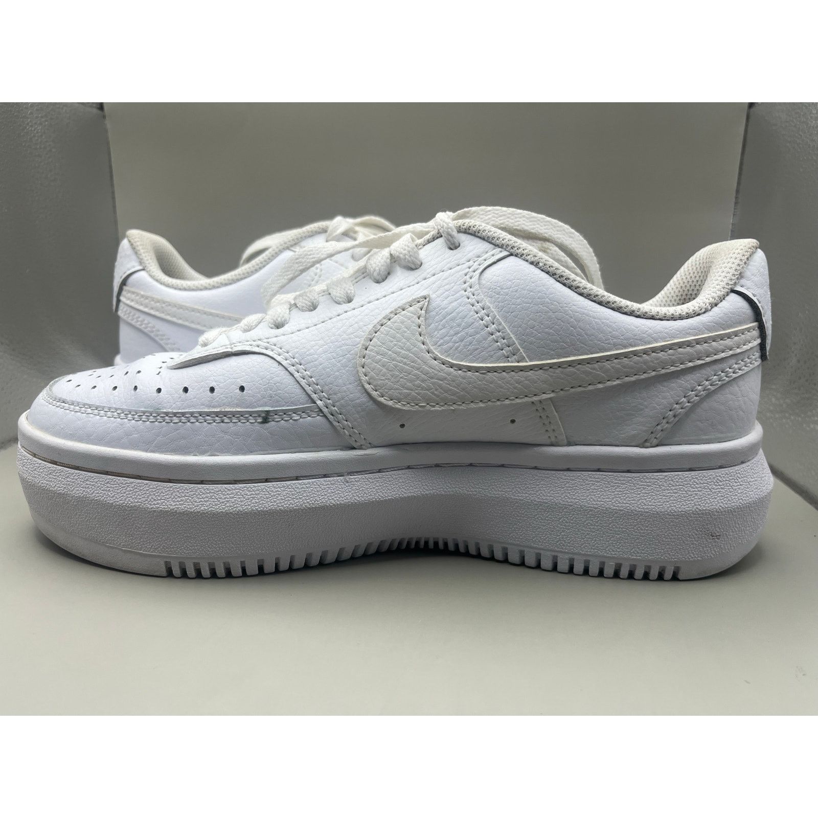 Nike Nike Court Vision Alta Platform Triple White Sneakers Size 8 Size US 8 / IT 38 - 3 Thumbnail