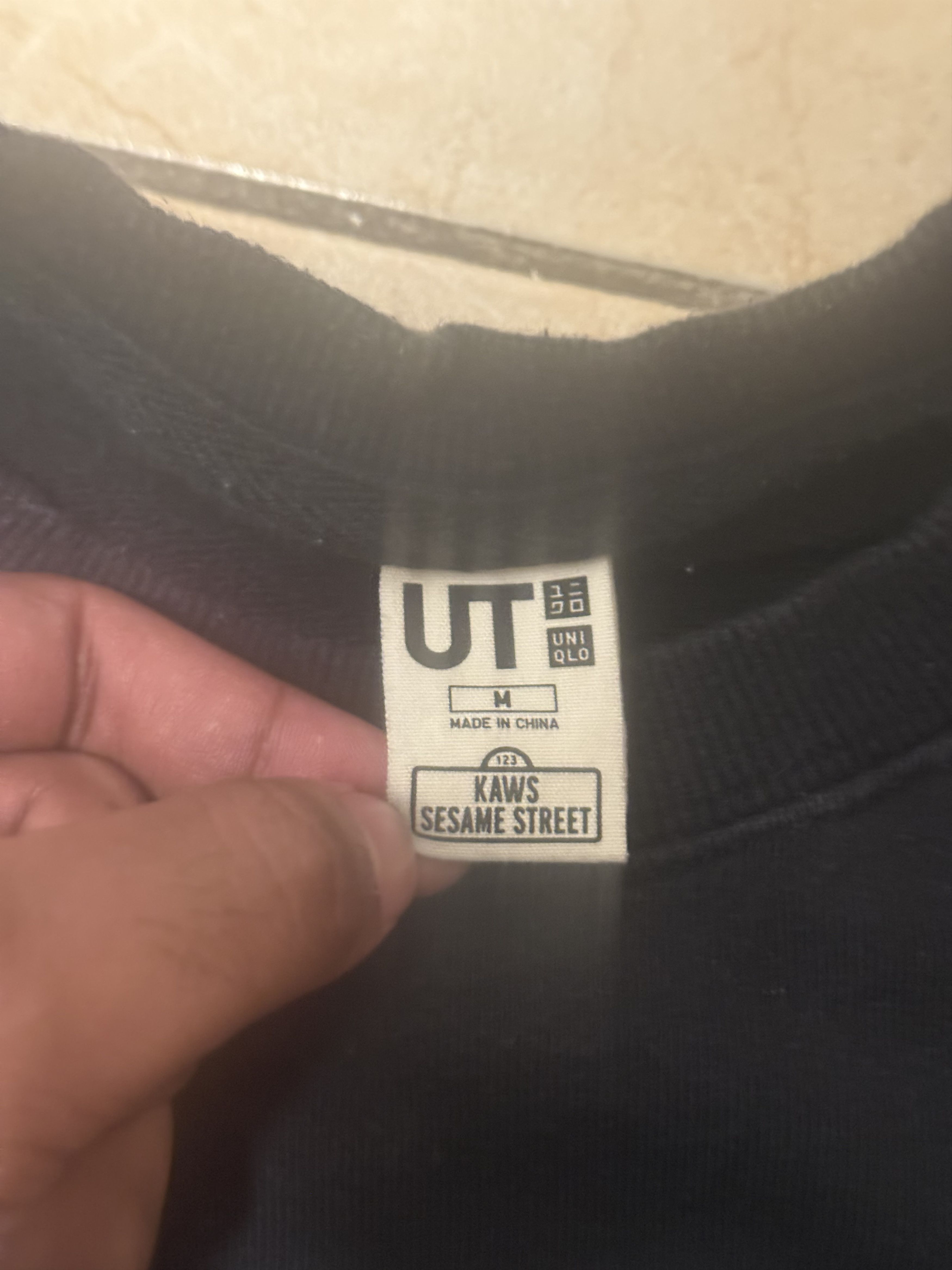 Kaws Uniqlo UT x KAWS x Sesame Street Crewneck – Black – Size M Size US M / EU 48-50 / 2 - 3 Thumbnail