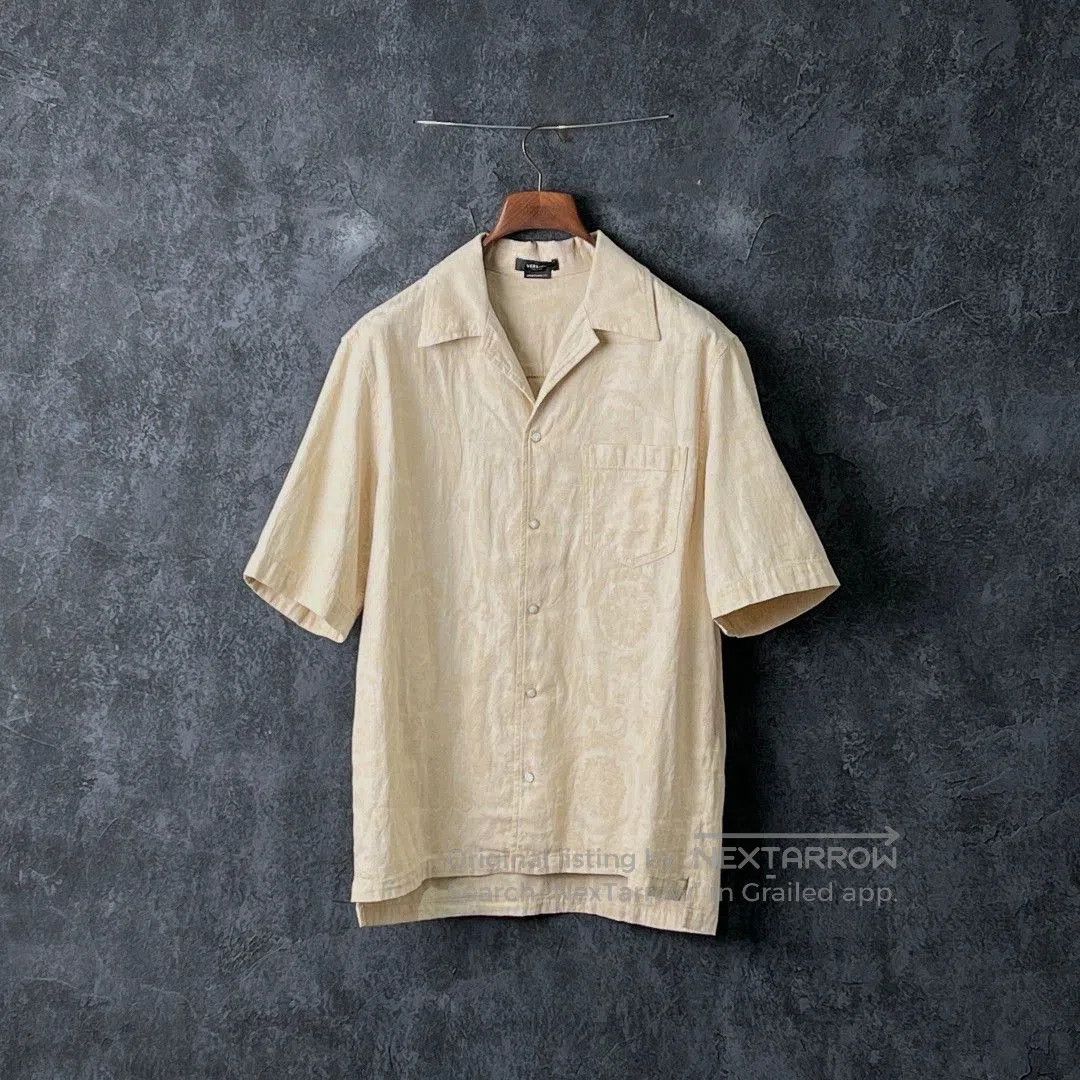 Versace VERSACE Embroidered Short Sleeve Shirt. Size US S / EU 44-46 / 1 - 1 Thumbnail