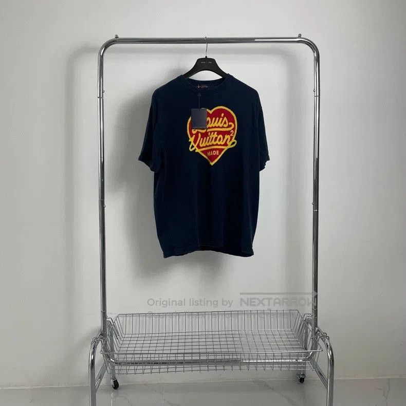 Louis Vuitton Louis Vuitton Nigo collaboration heart short. Size US L / EU 52-54 / 3 - 1 Thumbnail