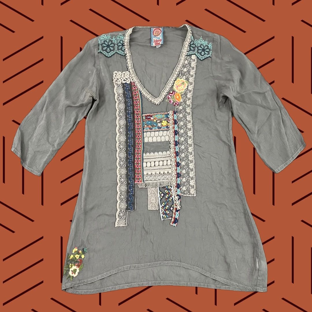 Johnny Was Johnny Was Women’s XS Gray Floral Embroidered Tunic Blouse V-Neck Casual Preppy Size XS / US 0-2 / IT 36-38 - 1 Thumbnail
