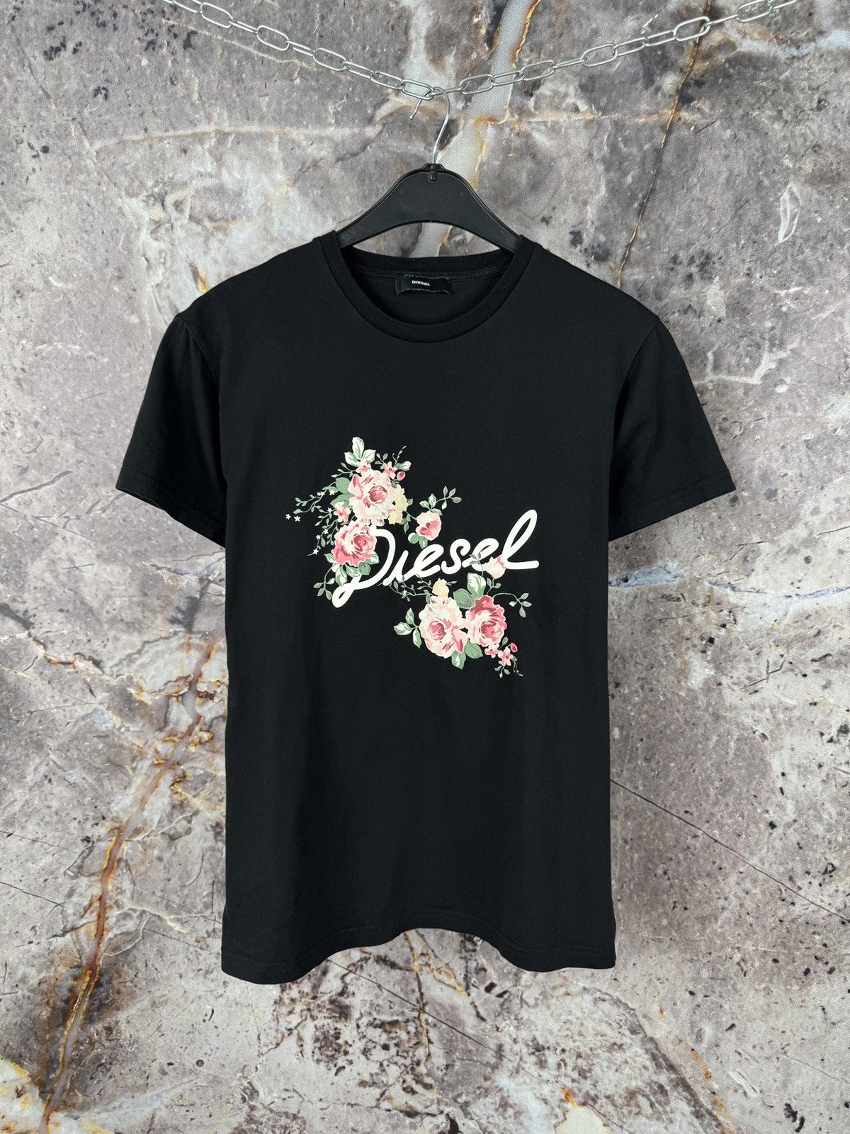 Diesel Women’s Diesel Flowers T-Shirt Streetwear Size XL Size XL / US 12-14 / IT 48-50 - 1 Thumbnail