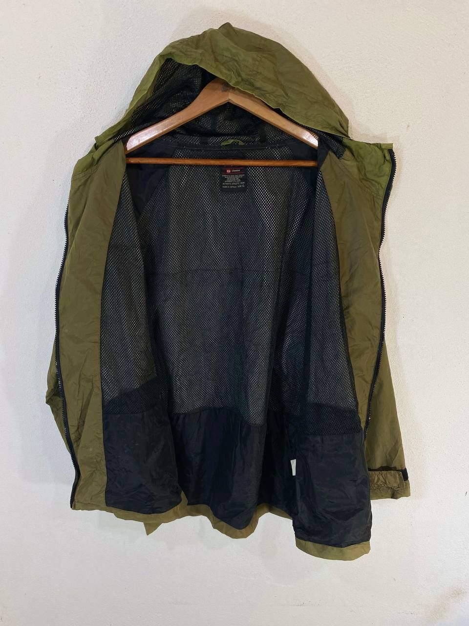 Vintage vintage roller gear waterproof light jacket Size US L / EU 52-54 / 3 - 6 Thumbnail
