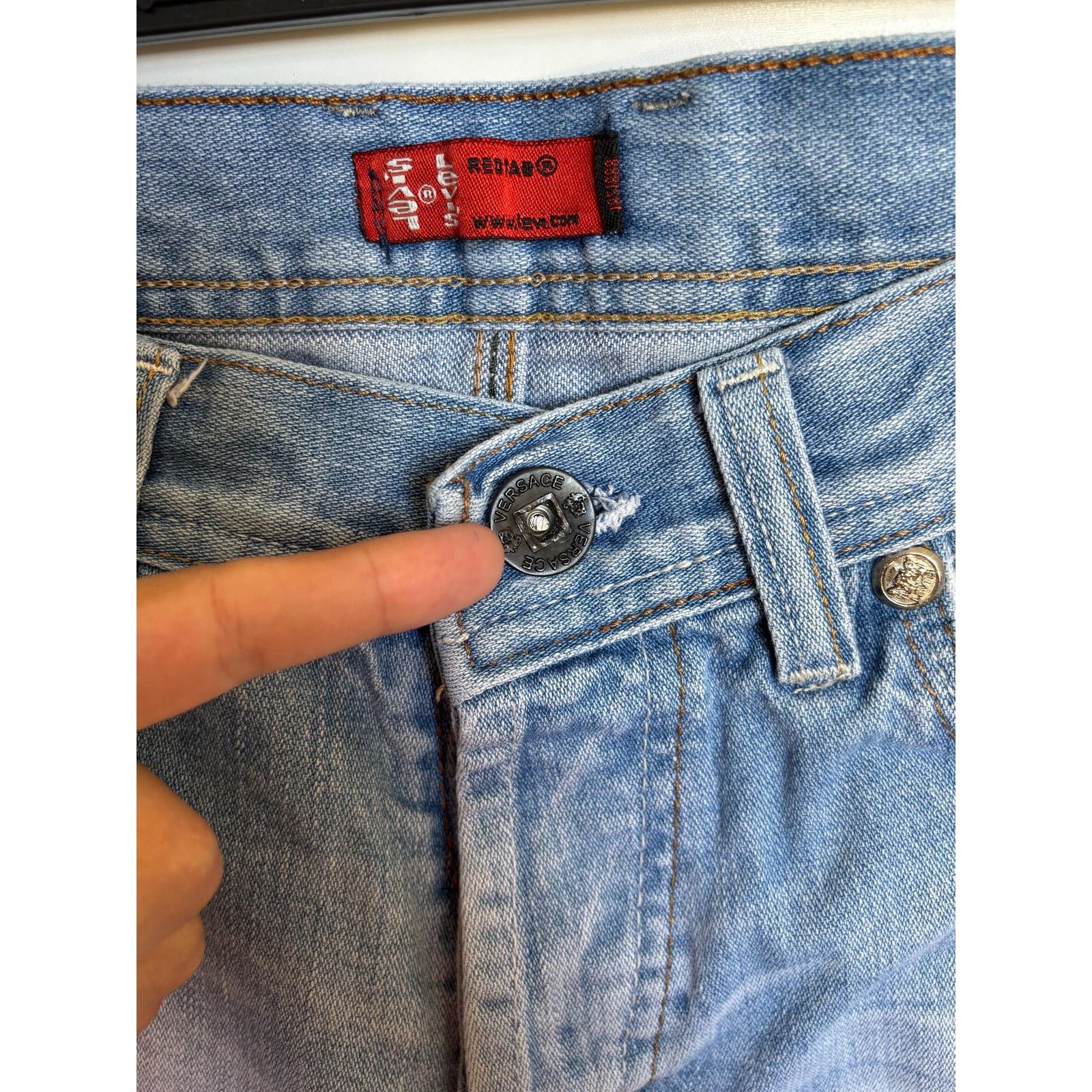 Levi's × Levi's Vintage Clothing × Vintage Levi's Red Tab Y2K ItalyMade Jeans W30 Button Fly Light Wash Size US 30 / EU 46 - 9 Thumbnail