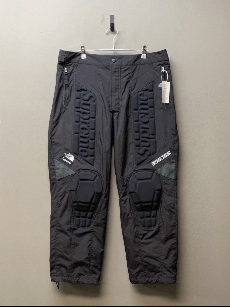 Supreme Supreme x The North Face Steep Tech Pants Size L Size US 34 / EU 50 - 1 Thumbnail