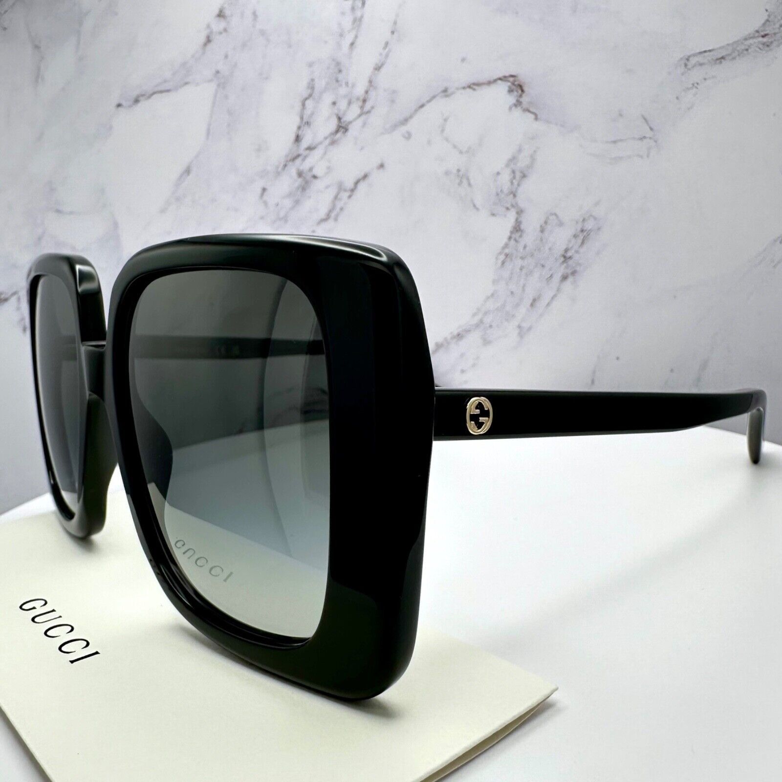 New Gucci Sunglasses Black Square Gold Interlocking GG