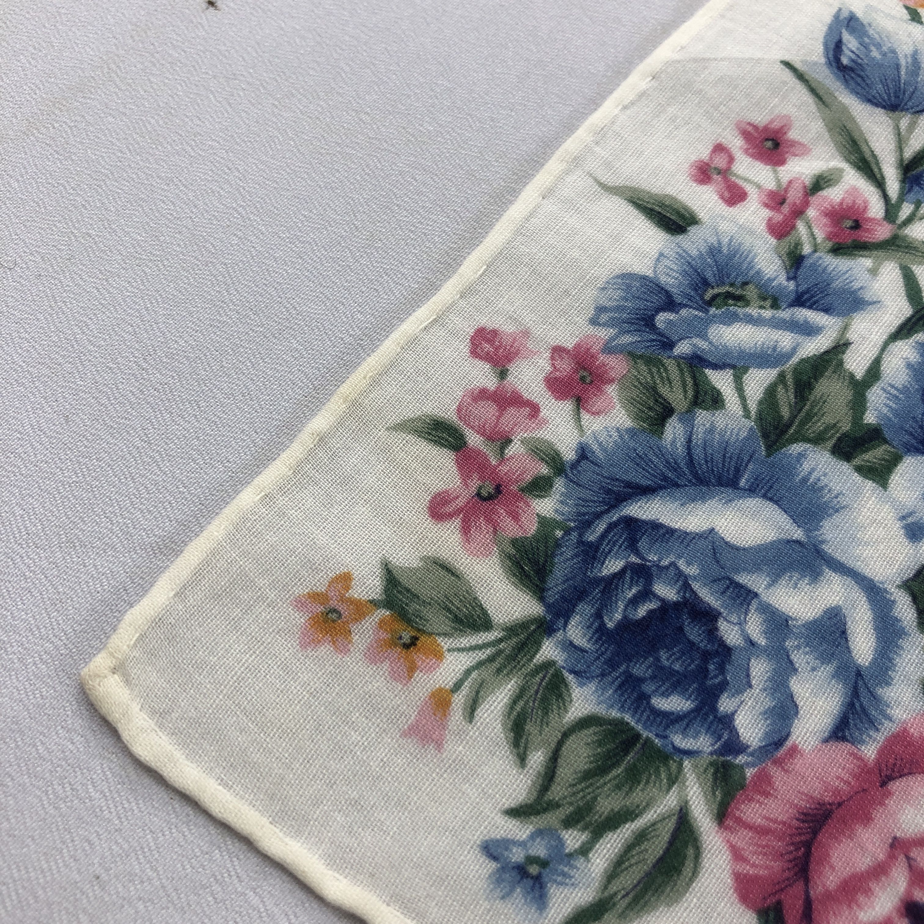 Yves Saint Laurent YSL Floral Handkerchief Neckerchief Bandana H3036 Size ONE SIZE - 10 Thumbnail