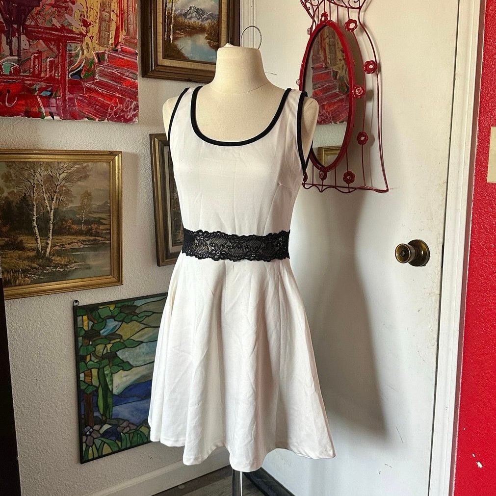 Other vibe sportswear white black lace skater dress Size L / US 10 / IT 46 - 1 Thumbnail