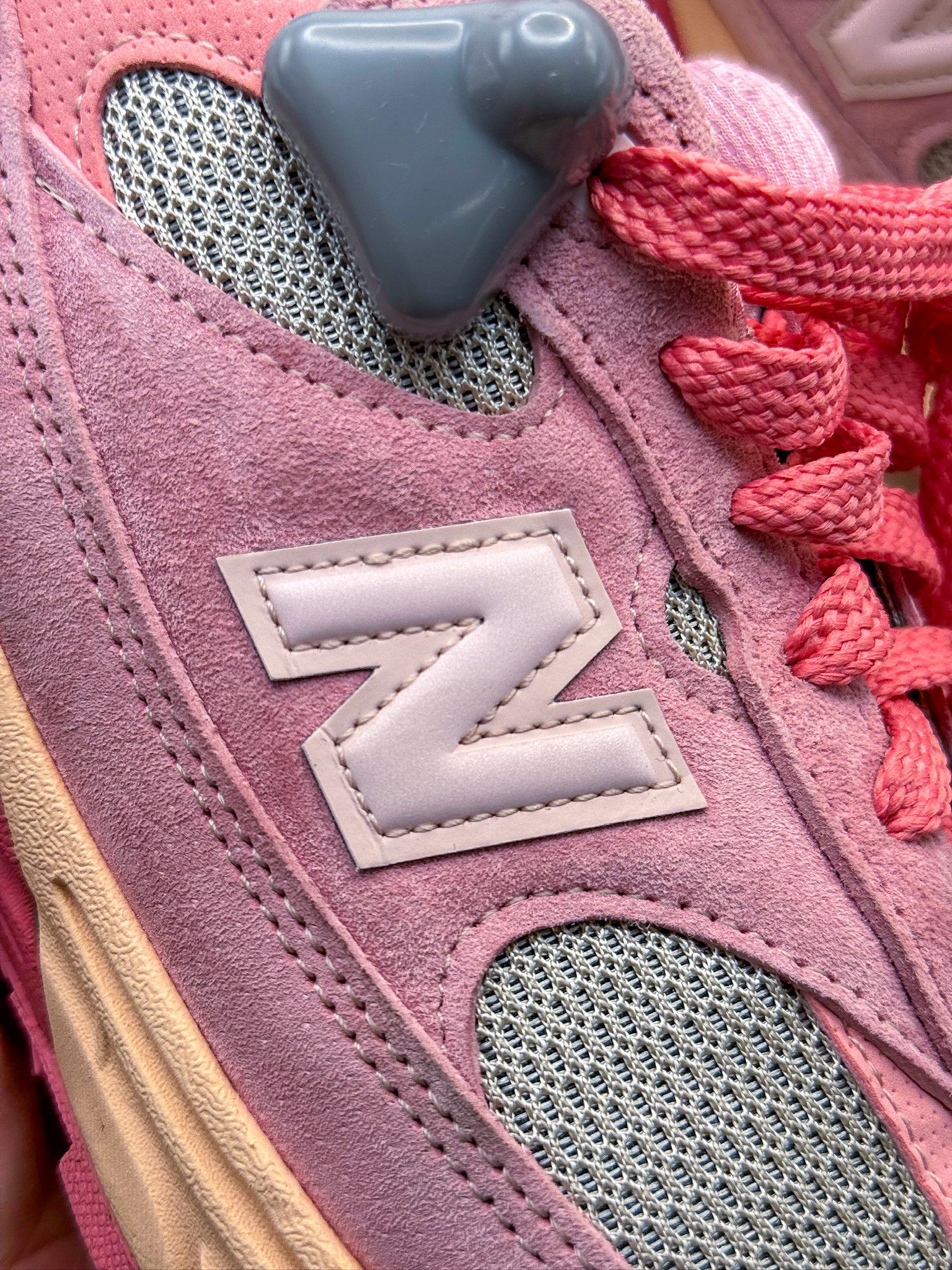 Joe Freshgoods × New Balance New Balance 993 x Joe Freshgoods Performance Art Powder Pink Size US 10 / EU 43 - 6 Thumbnail