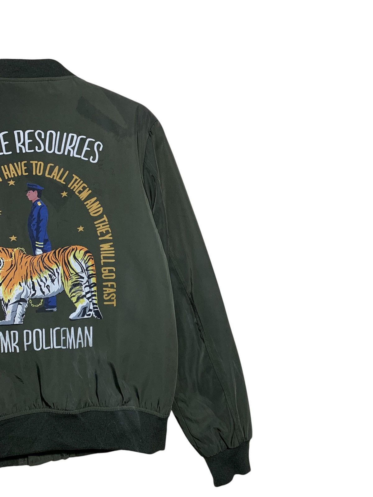 Bershka 🔥BERSHKA GREEN BOMBERS JACKETS TIGER MOTIVE Size US L / EU 52-54 / 3 - 3 Thumbnail