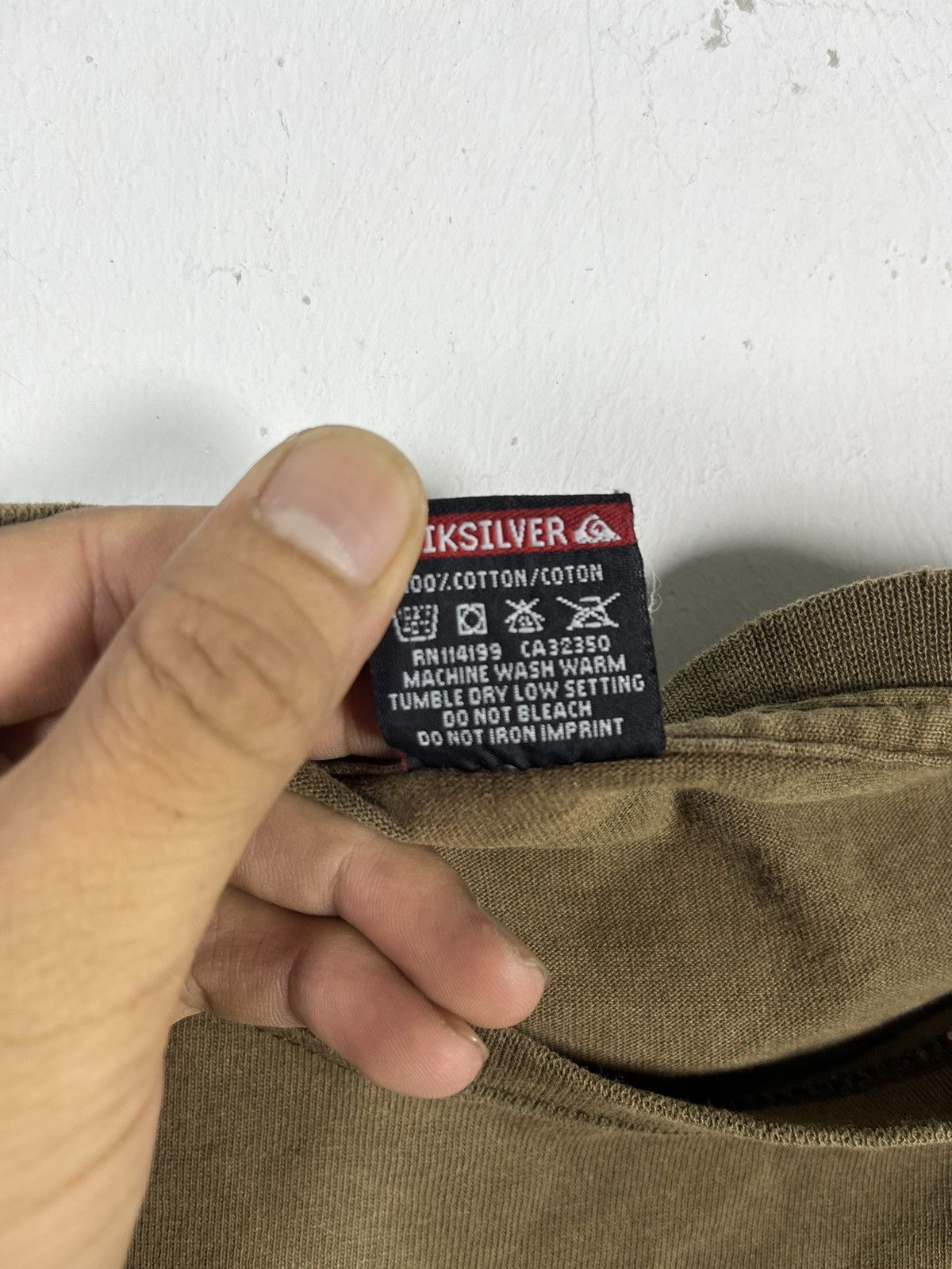 Quiksilver RARE 🏄‍♀️ QUIKSILVER DESIGN TV 📺 Size US L / EU 52-54 / 3 - 7 Thumbnail