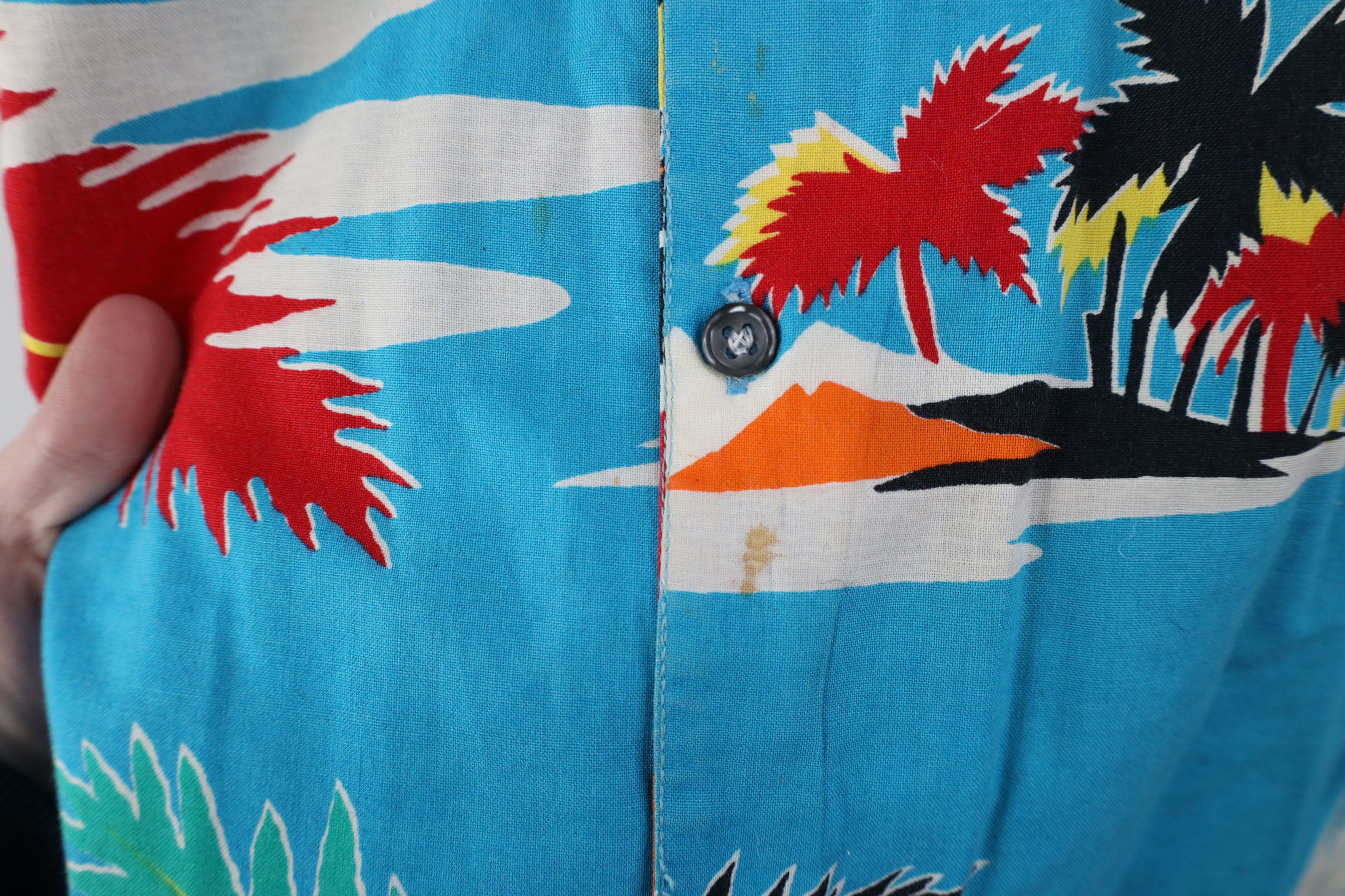 Vintage Vintage 80s Streetwear Looped Collar Hawaiian Button Shirt Size US L / EU 52-54 / 3 - 8 Thumbnail