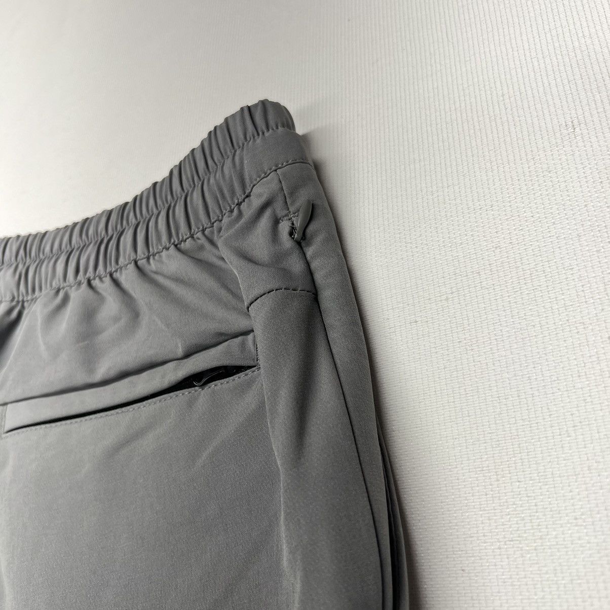 Banana Republic Banana Republic Pants Grey Slim Tapered Fit Active Stretch Size US 31 - 14 Thumbnail