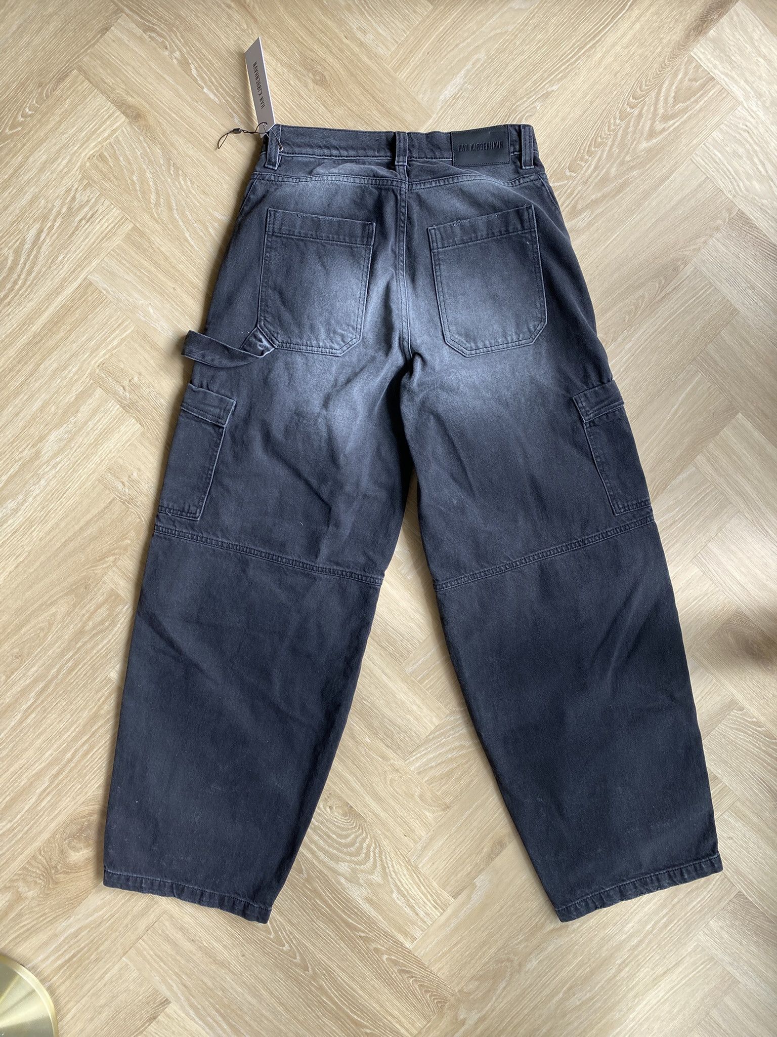 Han Kjobenhavn NWT $490 - Distressed Washed Denim Cargo Trousers Size US 32 / EU 48 - 10 Thumbnail