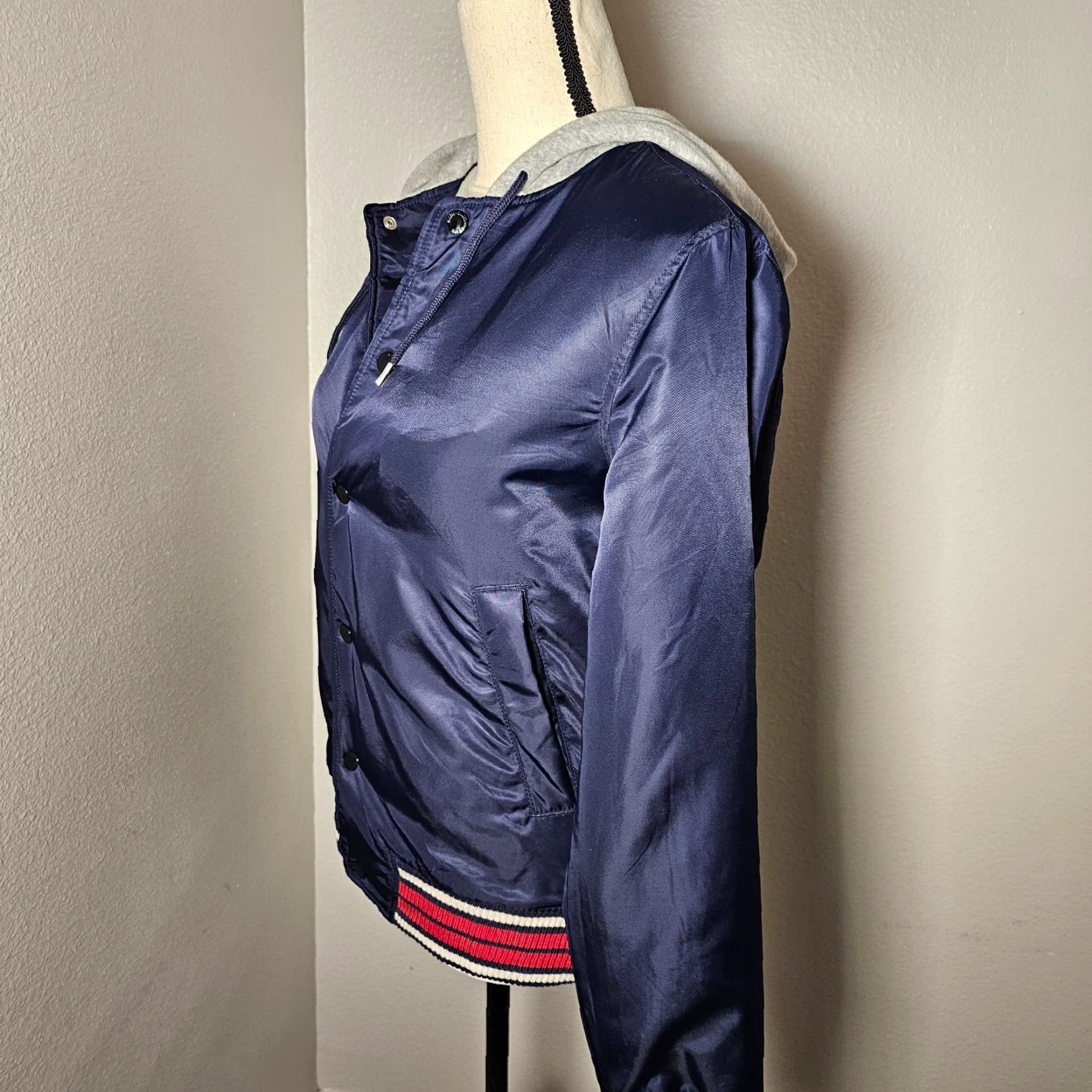 H&M H&M Divided Women's Hoodie Sweatshirt Blue & Gray XS Size Pullover Stretch Waist Regular Long Sleeve Size XS / US 0-2 / IT 36-38 - 2 Thumbnail