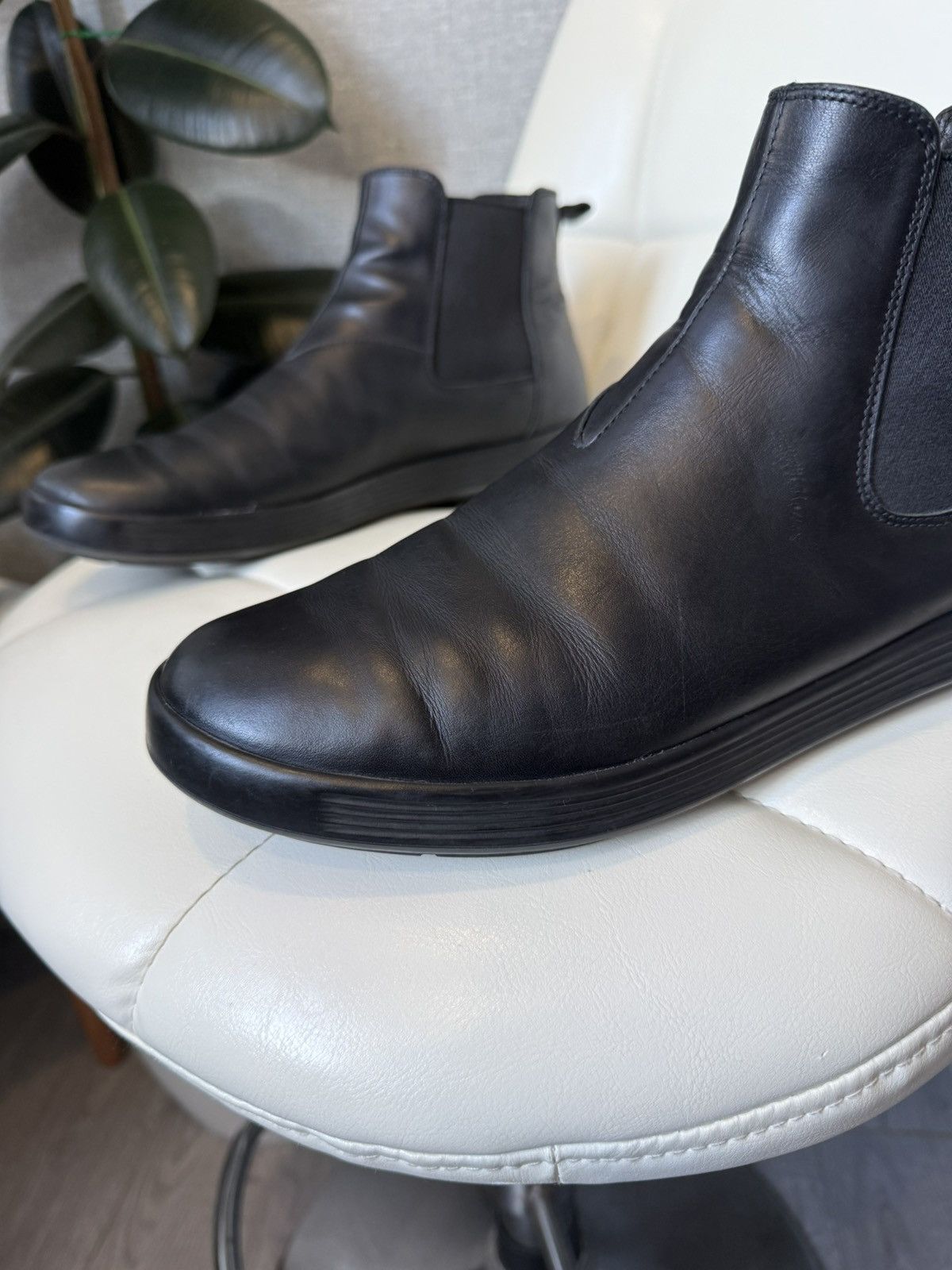 Prada Prada Black Leather Chelsea Boots Ankle Elastic Panel Shoes Size US 8.5 / EU 41-42 - 3 Thumbnail