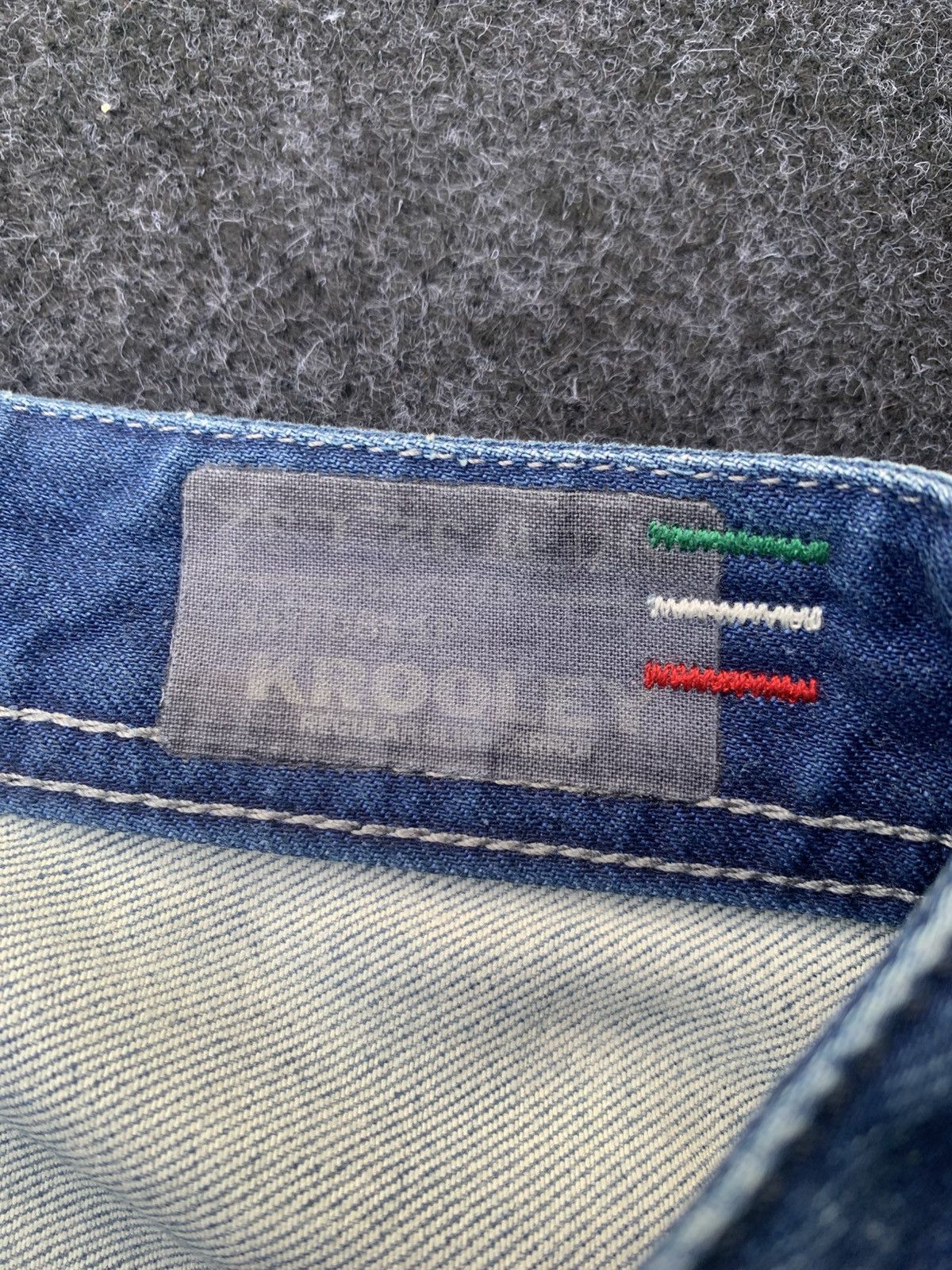 Diesel VINTAGE DIESEL JEANS MADE IN ITALY. Size US 34 / EU 50 - 8 Thumbnail