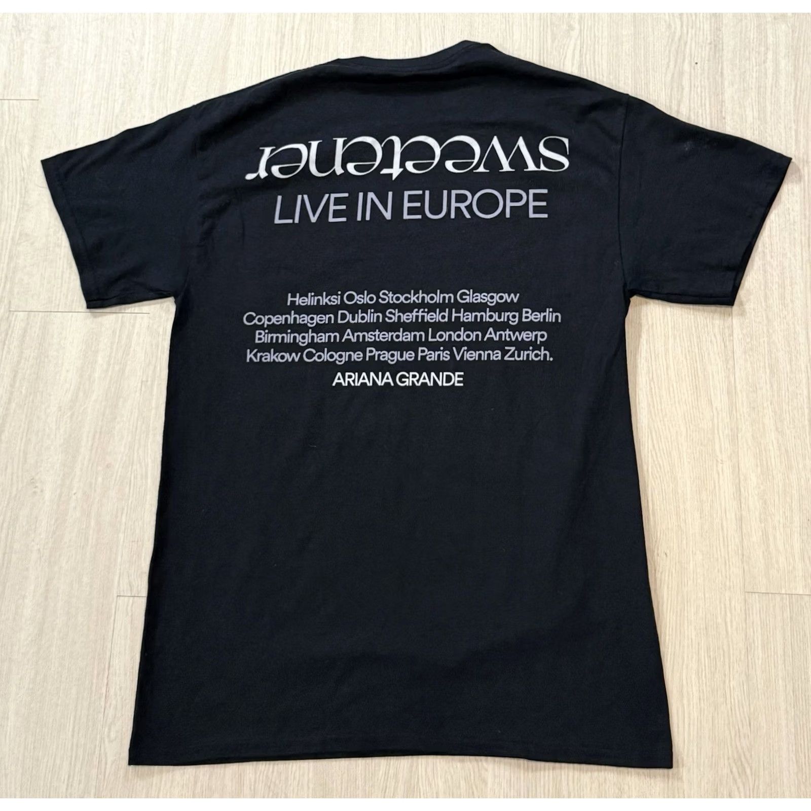 Vintage Ariana Grande Sweetener European Tour 2019 Shirt M Black Graphic Print Crew Neck Short Sleeve T-Shirt Unisex Adults Size US M / EU 48-50 / 2 - 2 Thumbnail