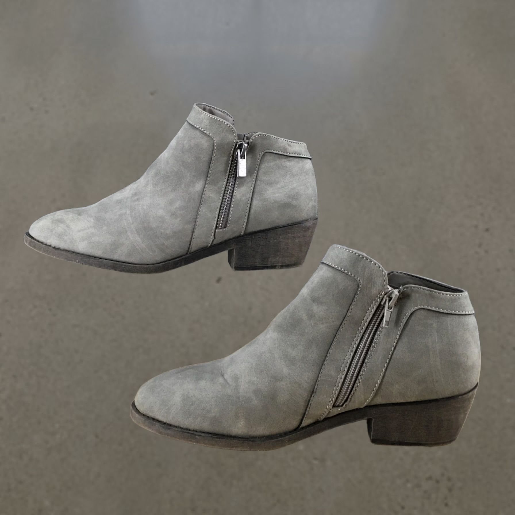 Vintage Maurices Boots Women 9 M Abigail Side Zip Ankle Bootie Gray Faux Leather Casual Size US 9 / IT 39 - 1 Thumbnail