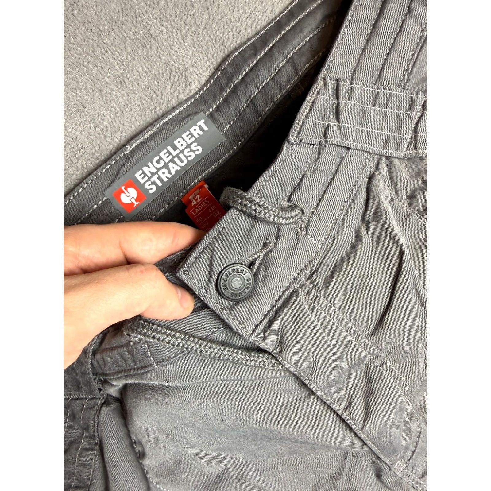 Vintage Engelbert Strauss Womens Capri Pants Gray 42 Regular Cotton Polyester Logo Pants Womens 42 Gray Capri Size 28" / US 6 / IT 42 - 6 Thumbnail