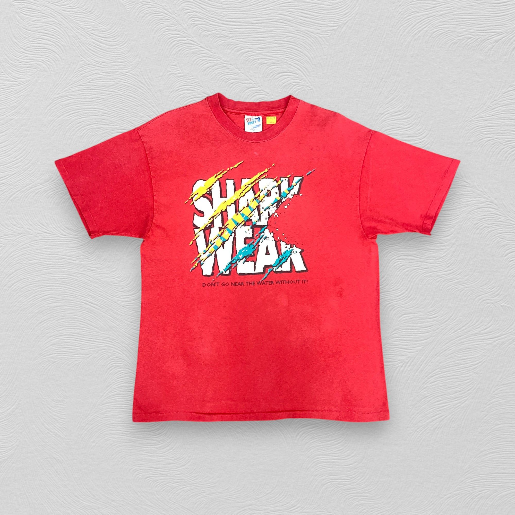 Vintage Vintage Shark Wear Large t-shirt - L080 Size US M / EU 48-50 / 2 - 1 Thumbnail