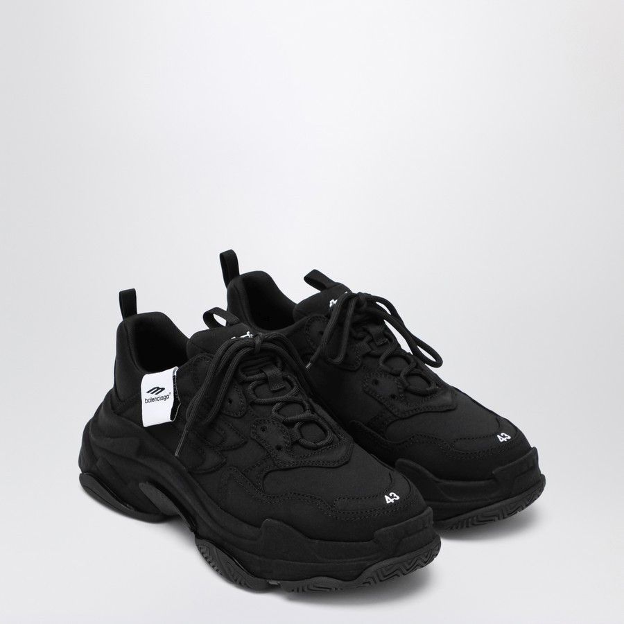 Balenciaga o1d2blof0226 Triple S Sporty Sneakers in Black Size US 10 / EU 43 - 2 Thumbnail