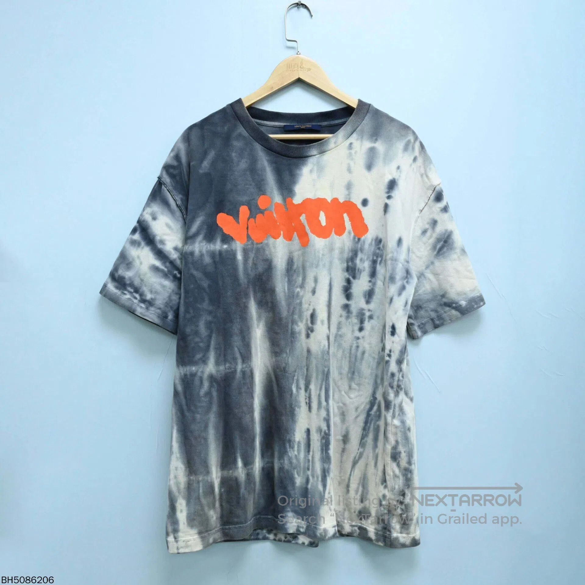 Louis Vuitton louis vuitton short sleeve graphic t-shirt. Size US XL / EU 56 / 4 - 1 Thumbnail