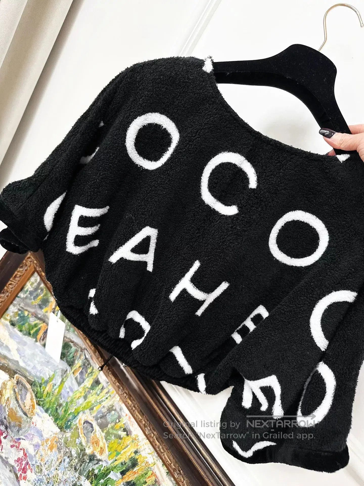 Chanel black and white logo cropped sweatshirt. Size US M / EU 48-50 / 2 - 3 Thumbnail