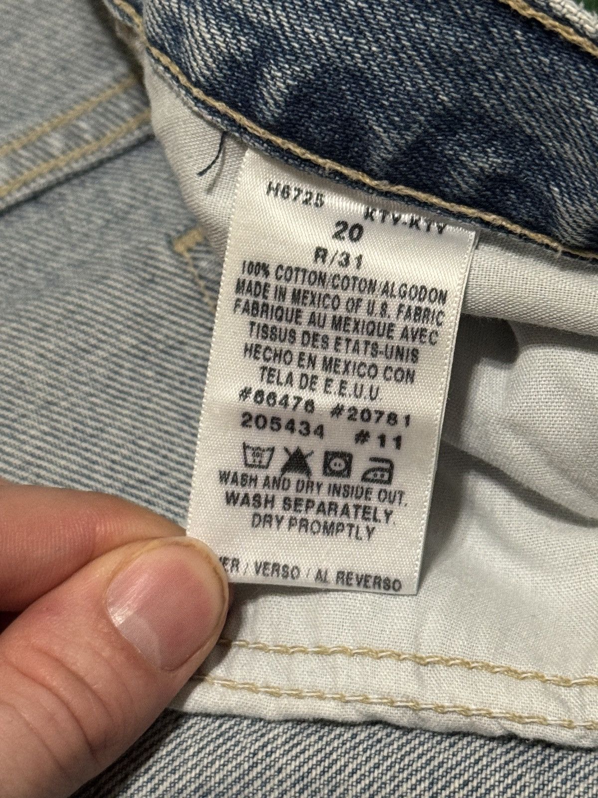 Tommy Hilfiger Vintage Tommy Hilfiger Relaxed Light Wash 40x30 Y2K Jeans Size 42" / US 20 - 6 Thumbnail